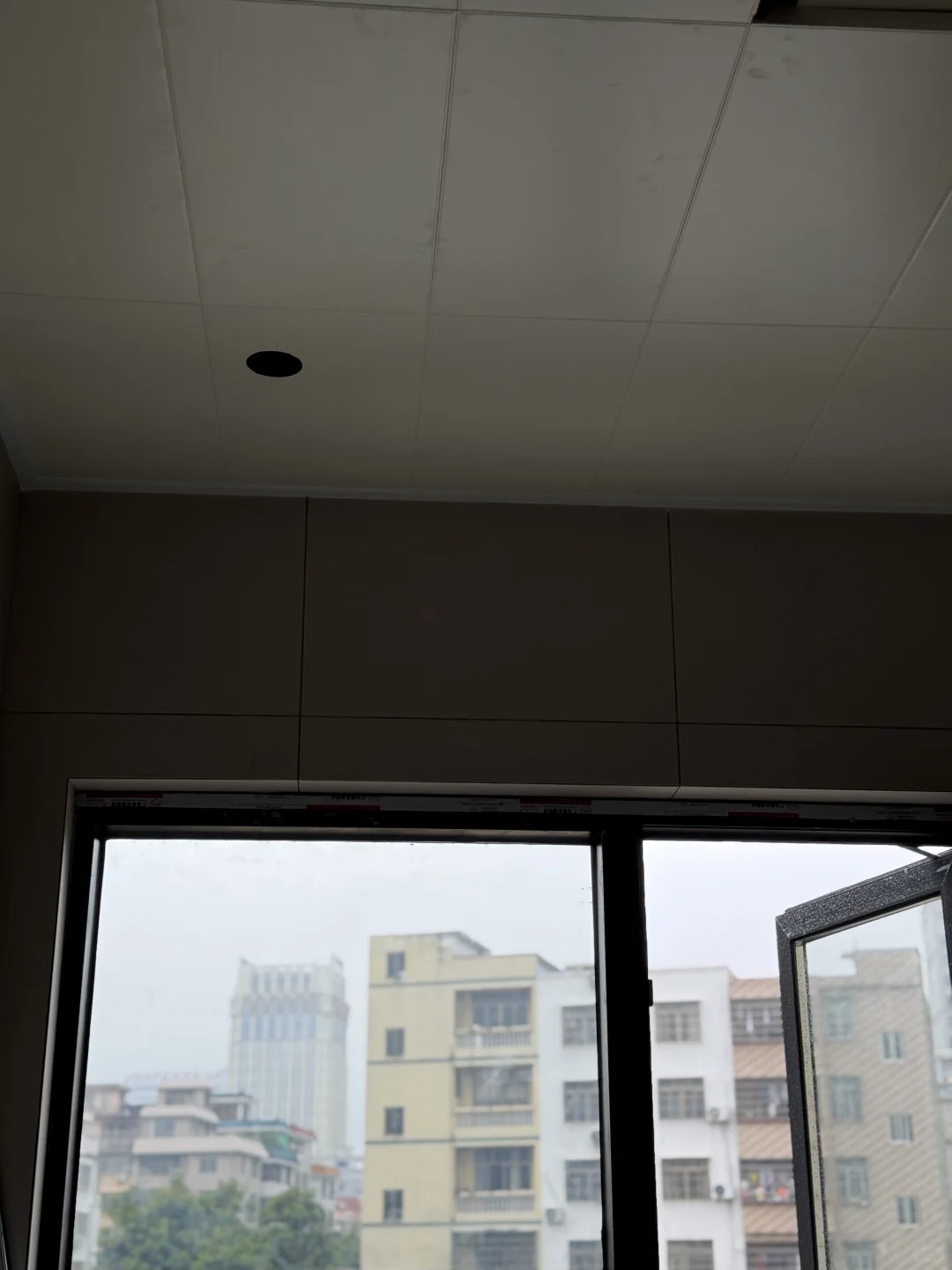 奶油白铝合金扣板