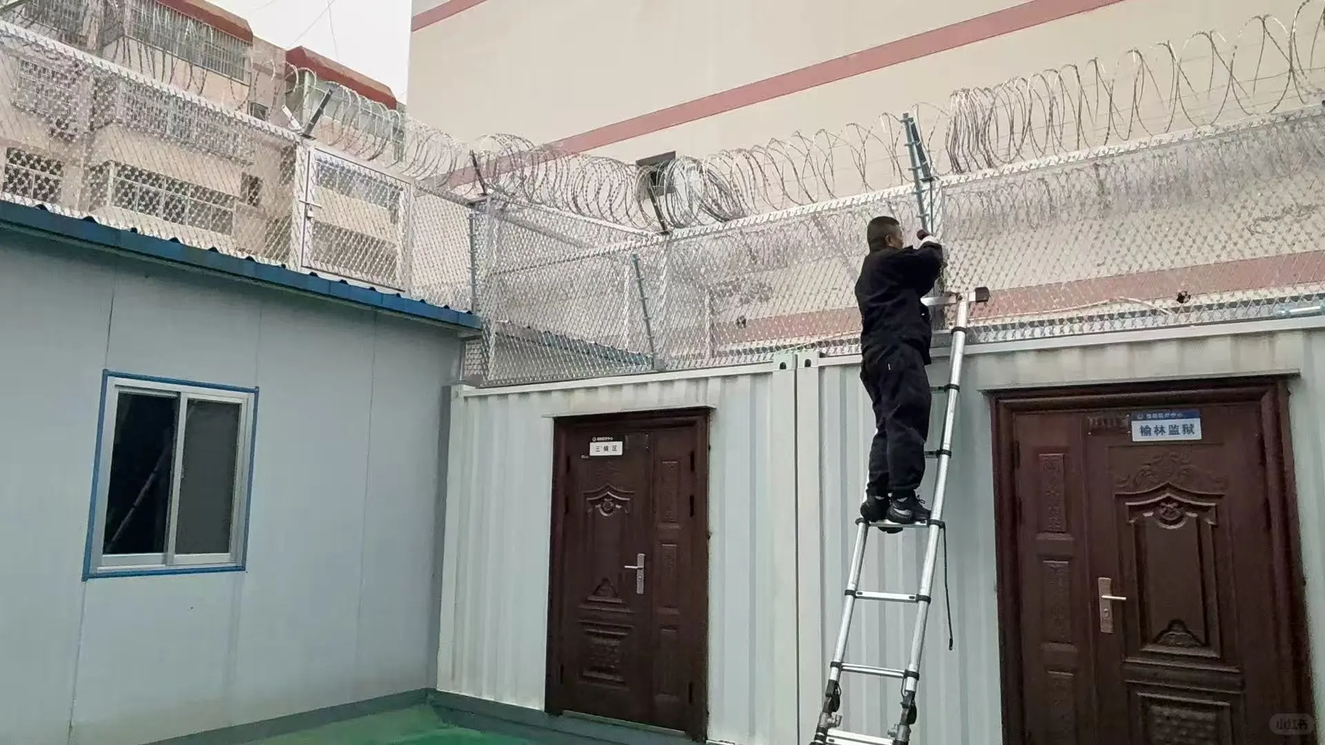 张力电子围栏厂家推荐围墙防盗安装场景