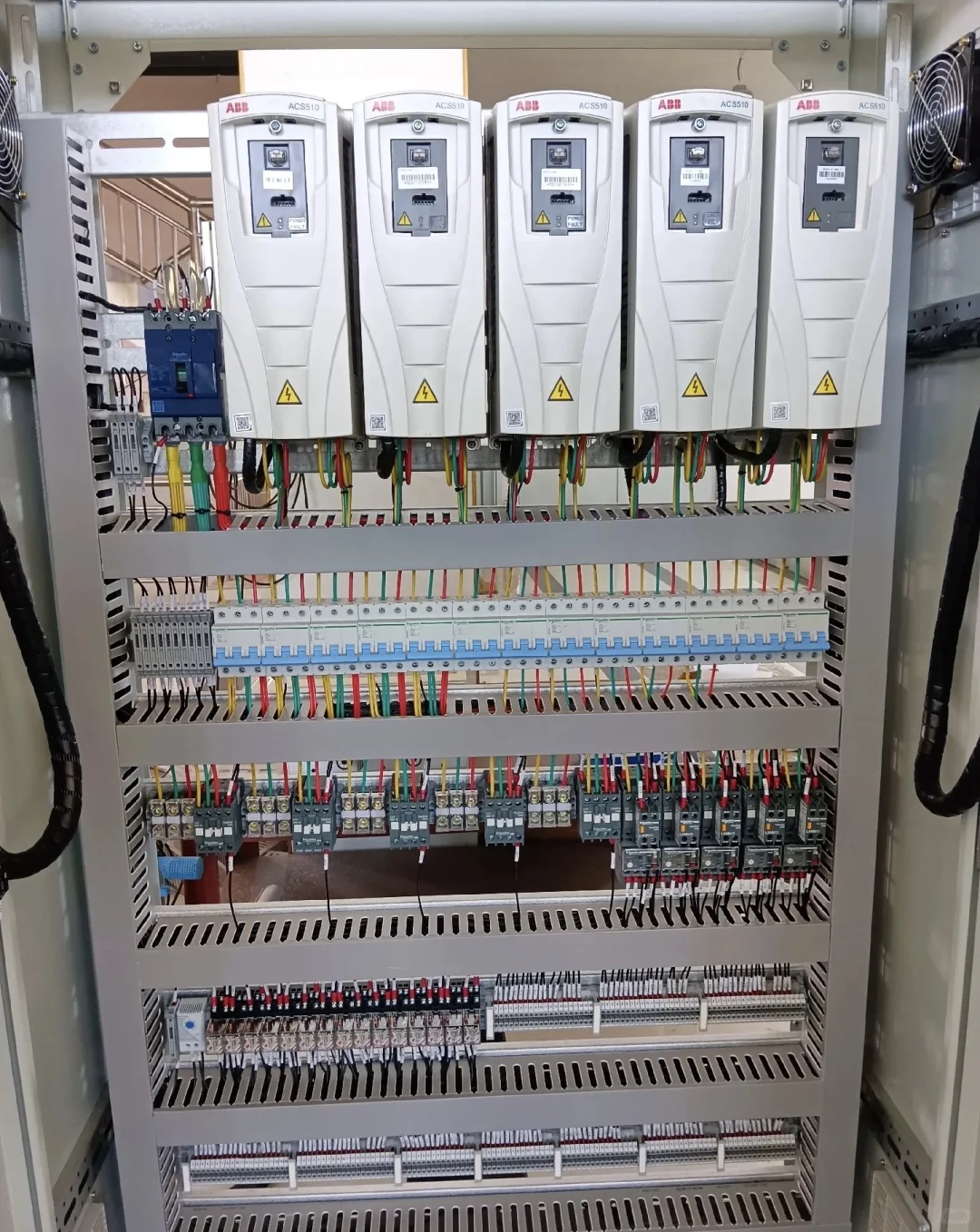 自动化装配电工日常