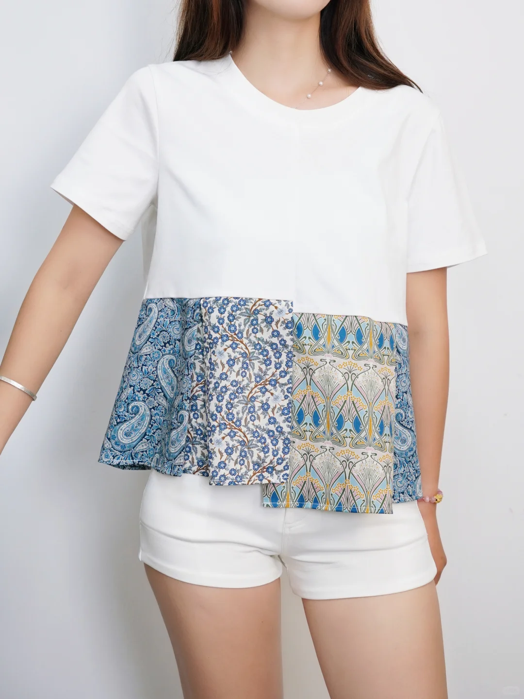 不对称的裁剪，藏着设计师的小叛逆