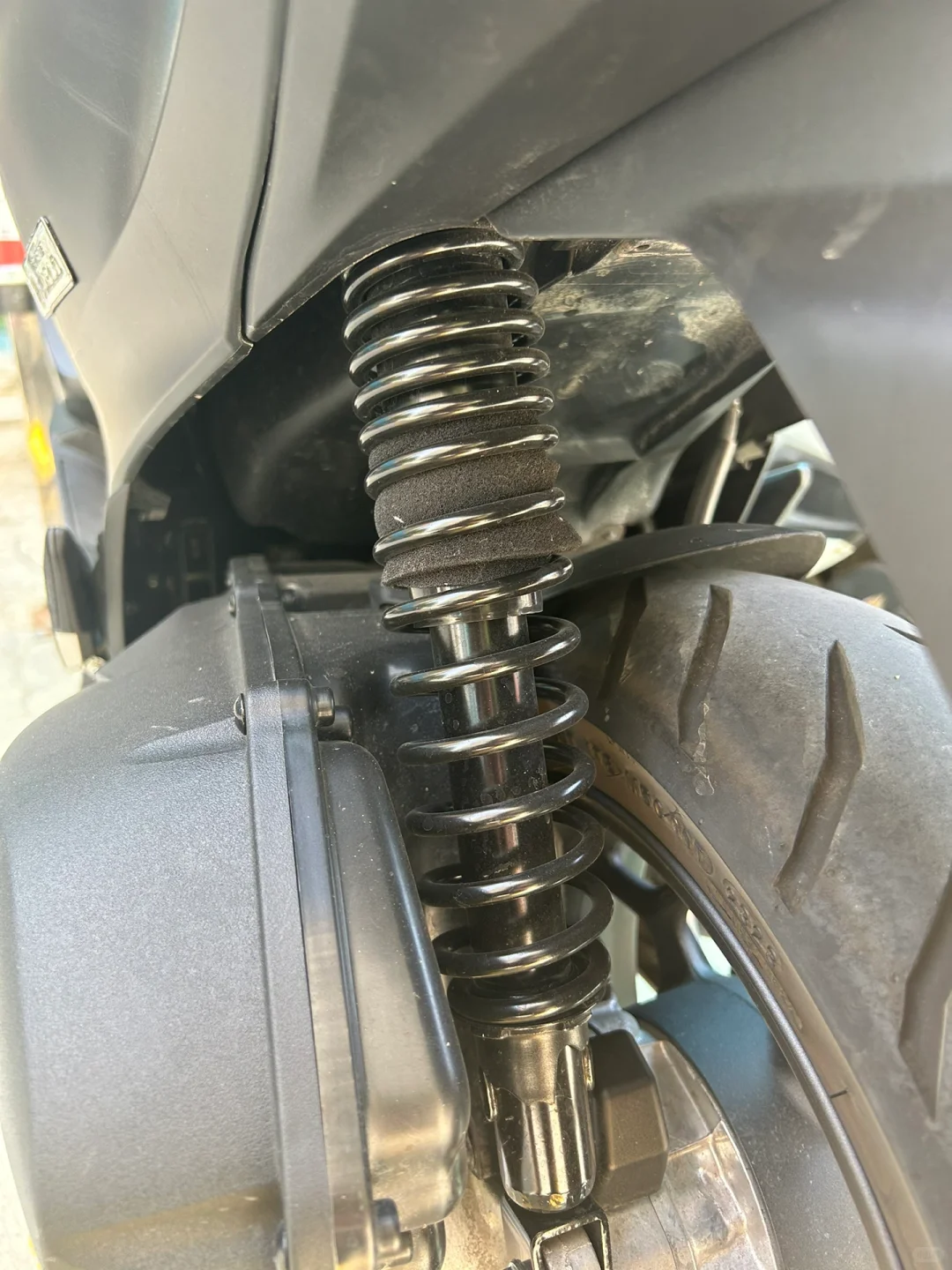 震惊！Pcx160更换xmax原厂后减震的使用感受