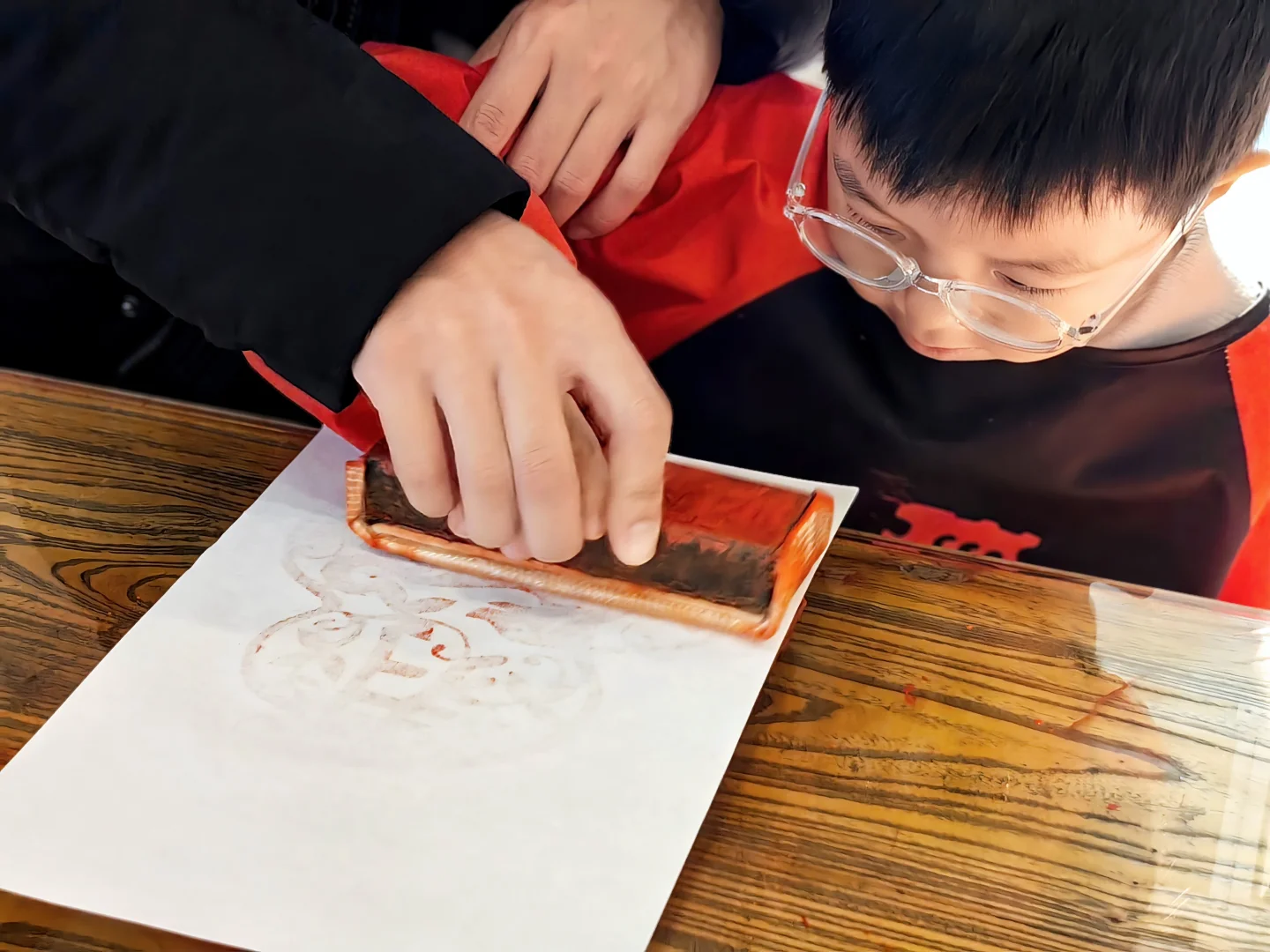 ?北京遛娃小众新地标!带娃亲手印生肖。