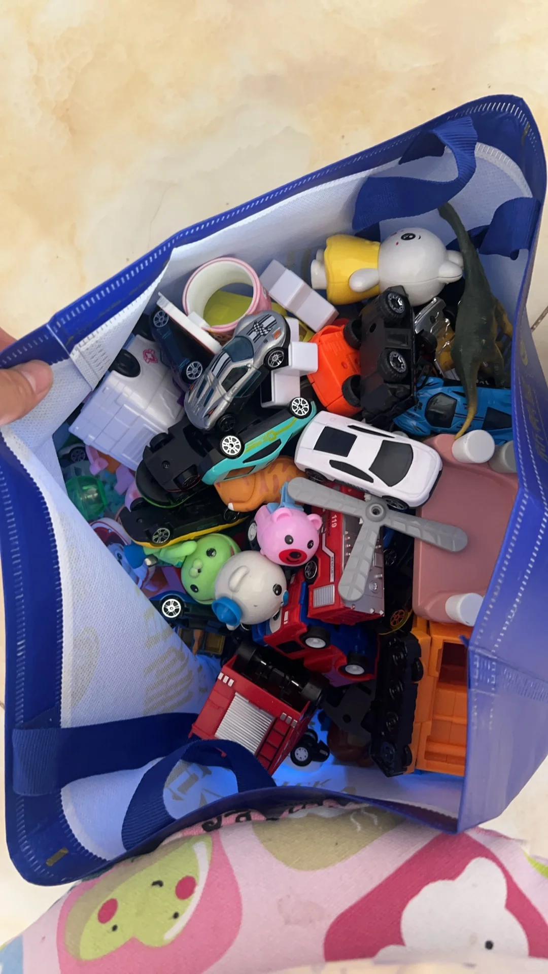 有没有要玩具的，免费送