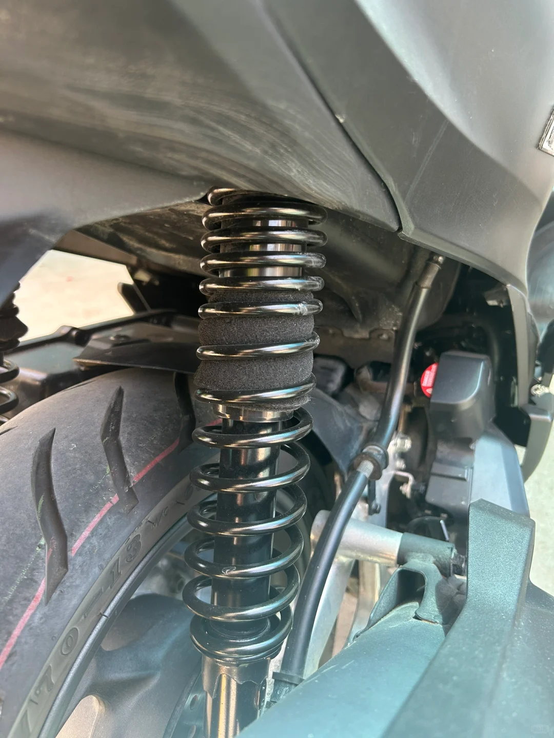 震惊！Pcx160更换xmax原厂后减震的使用感受