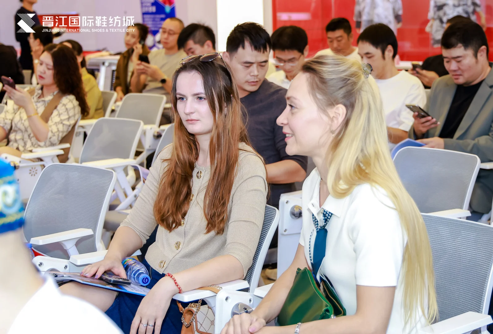 晋江国际鞋材采购会英语翻译