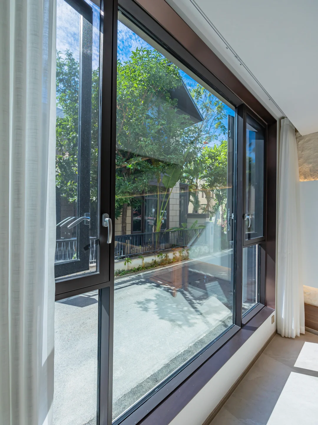 良心科普?听业内人说超白玻到底贵在哪