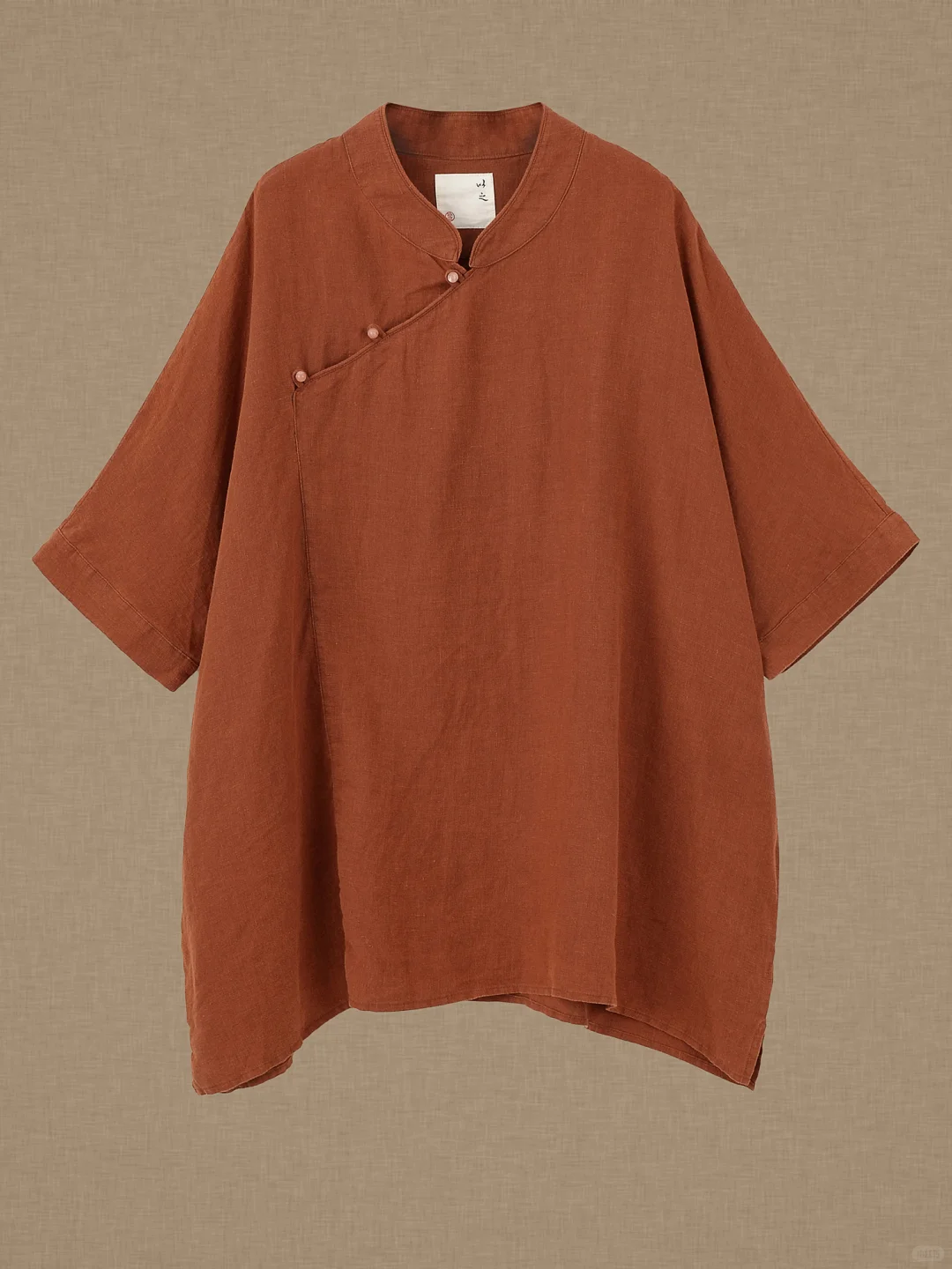 被斜襟设计戳中魂！把雅致与随性焊在身上