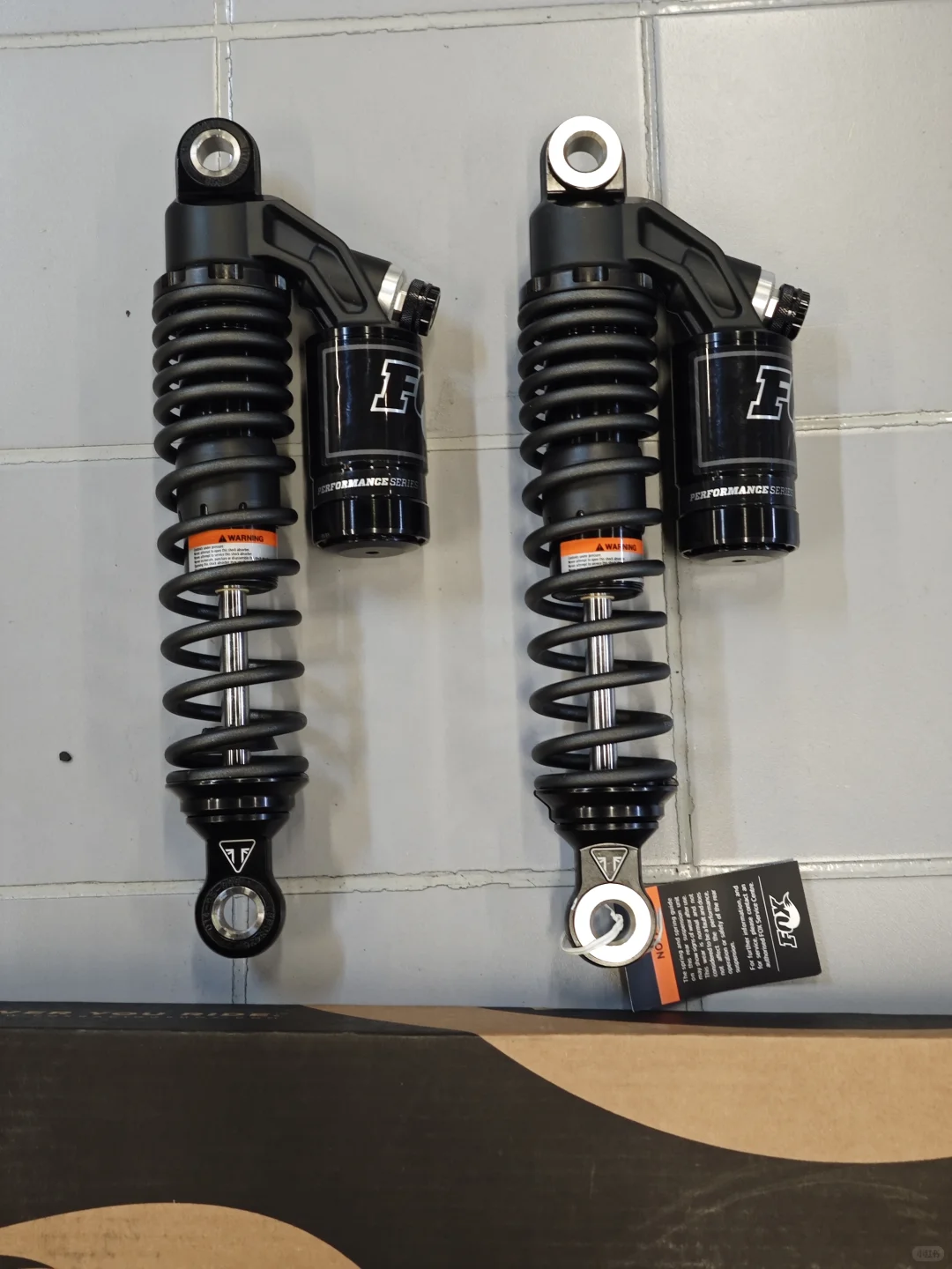 凯旋原厂Fox减震