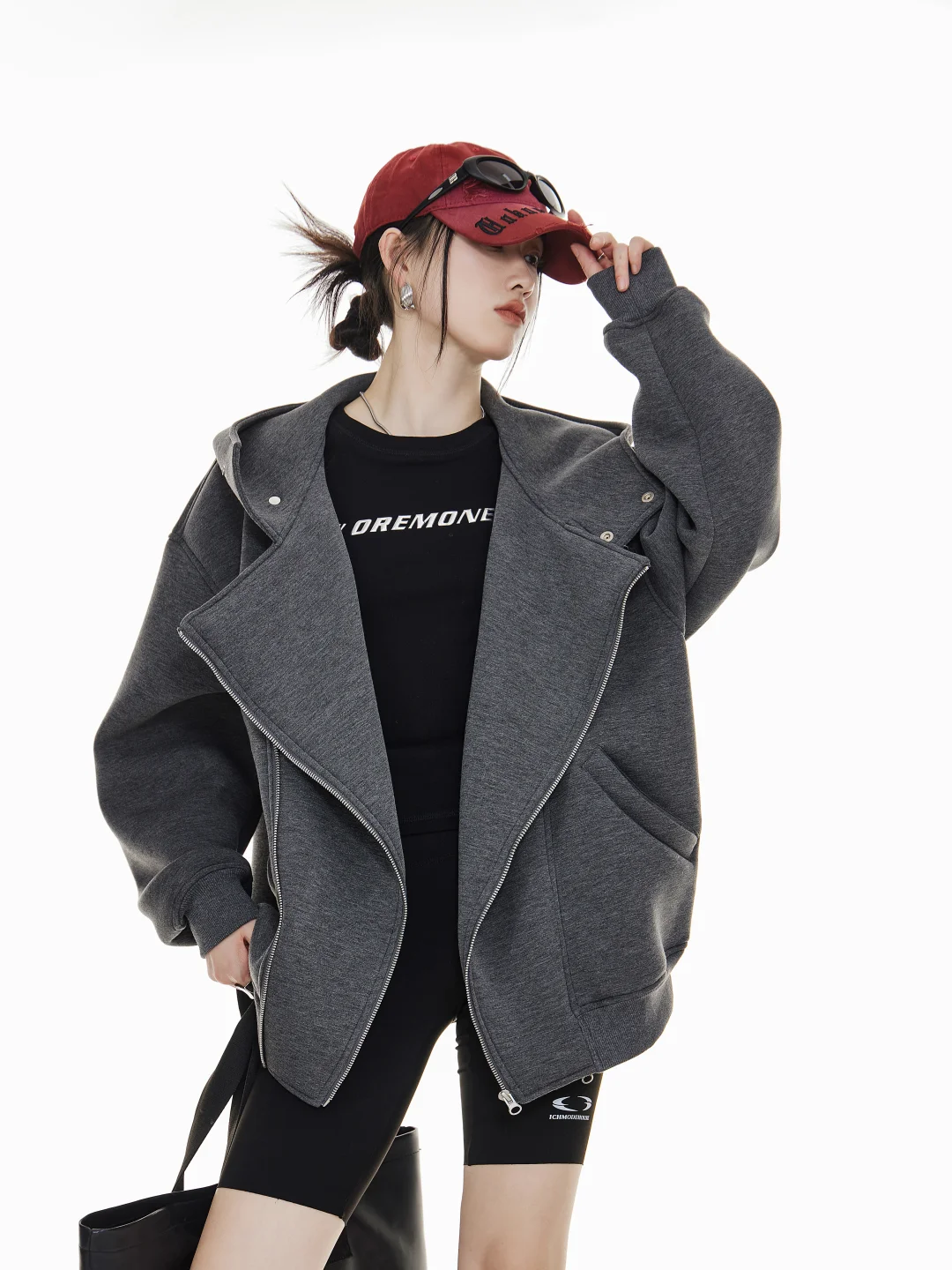 早秋不费力松弛感look?不对称门襟卫衣开衫