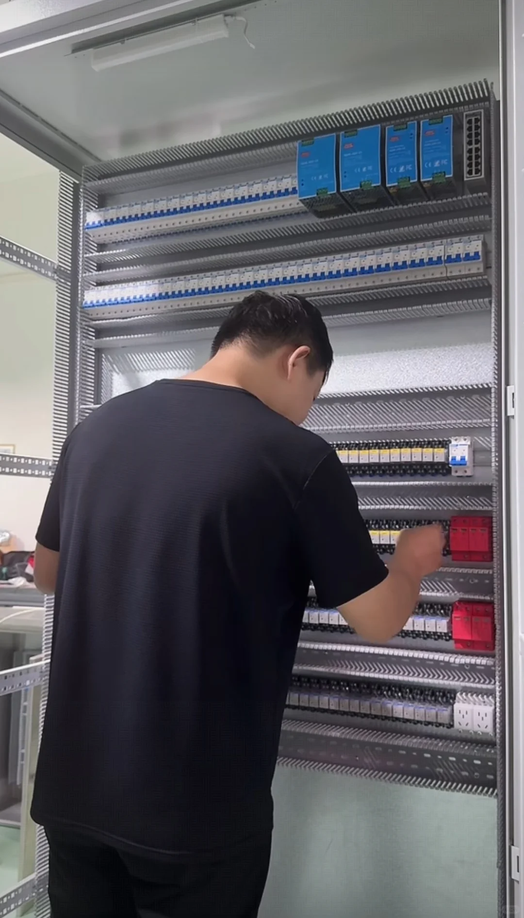 入行自动化要趁早 懂plc调试毕业就有万把块