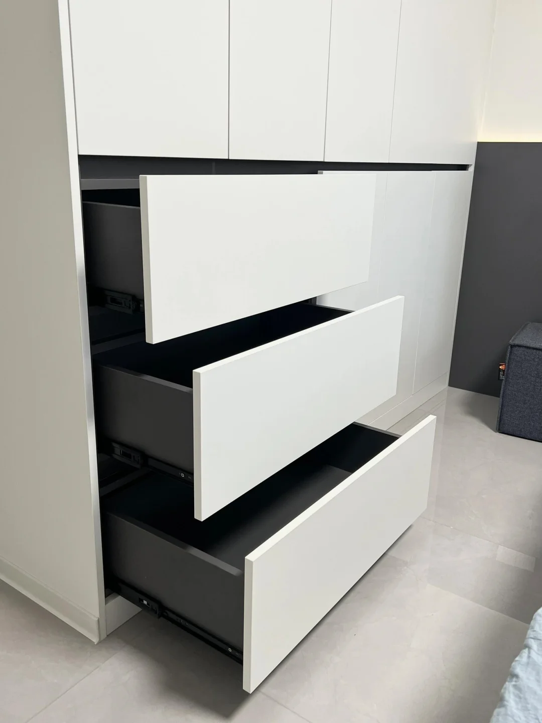 被邻居们夸爆了的分段式衣柜（附内部图）