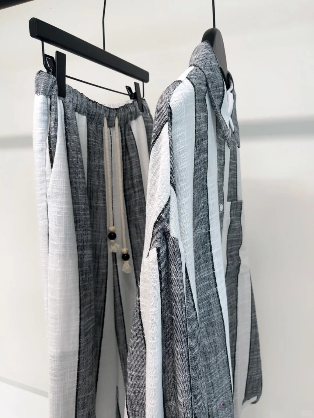 这才是「把细节焊死」的高定级休闲套装