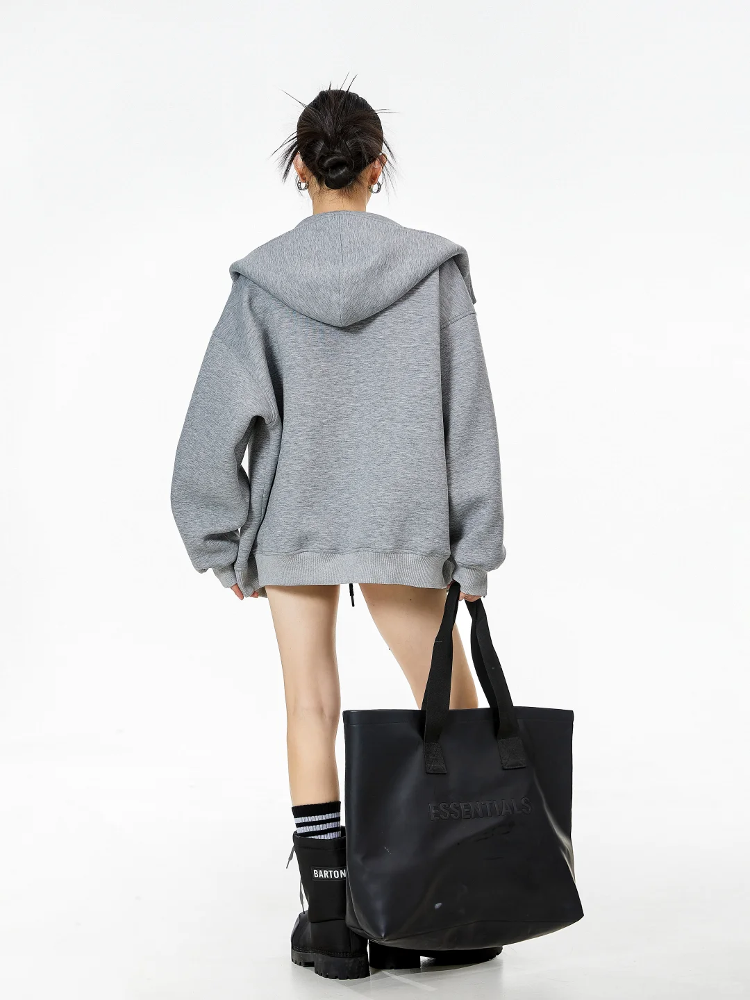 早秋不费力松弛感look?不对称门襟卫衣开衫