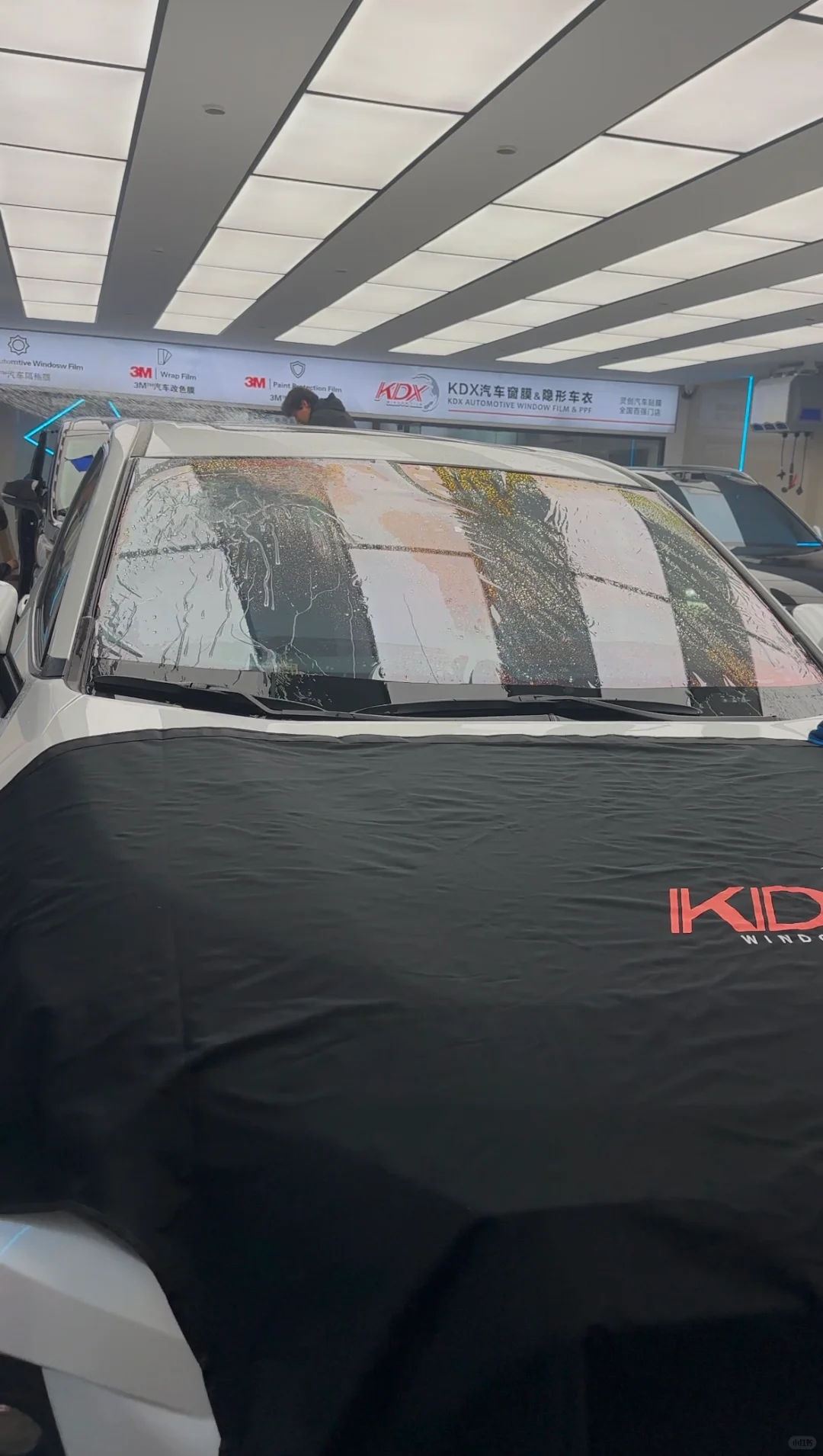 又一款会遇水变色的太阳膜