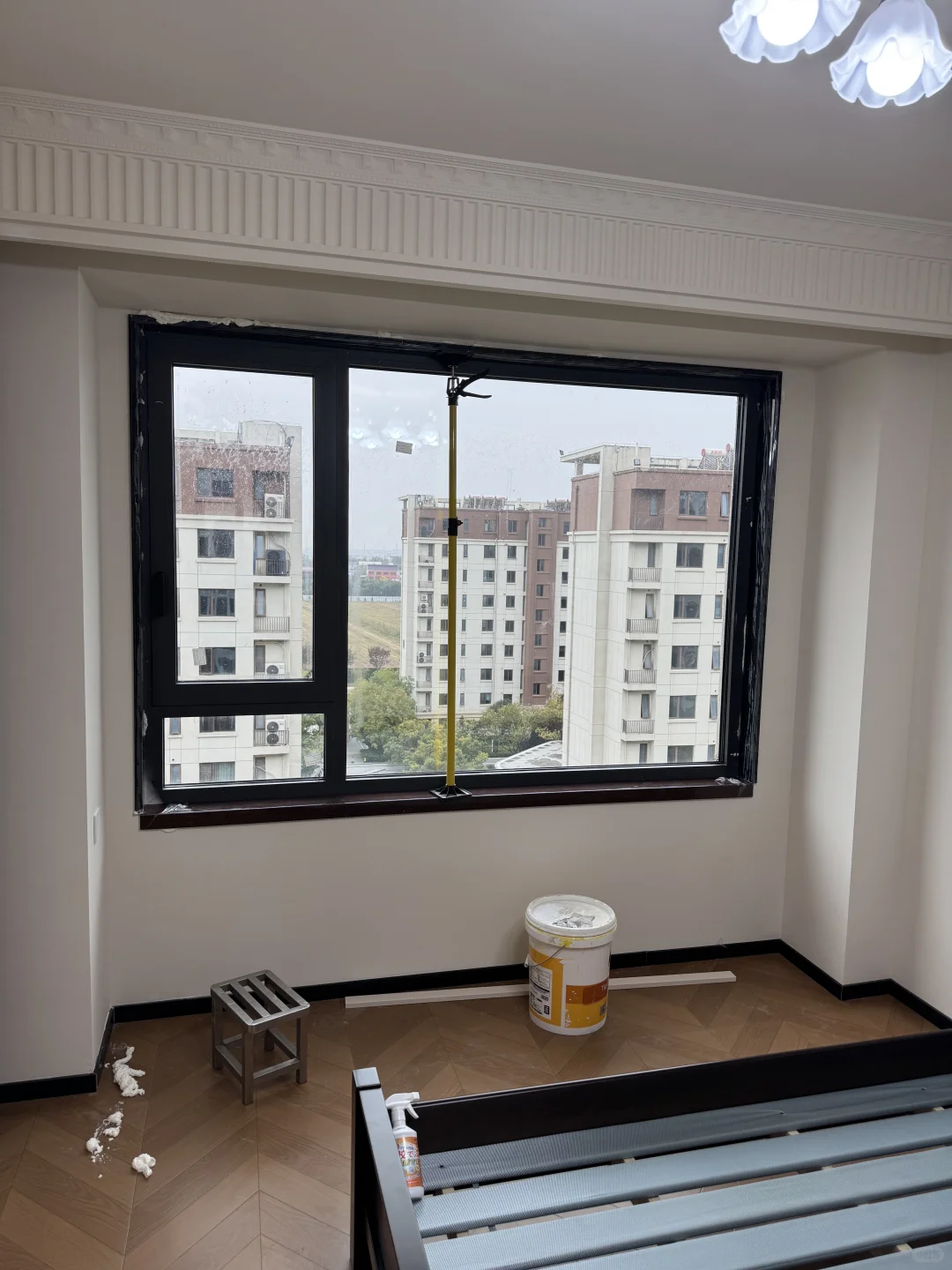 铝合金垭口套已装好