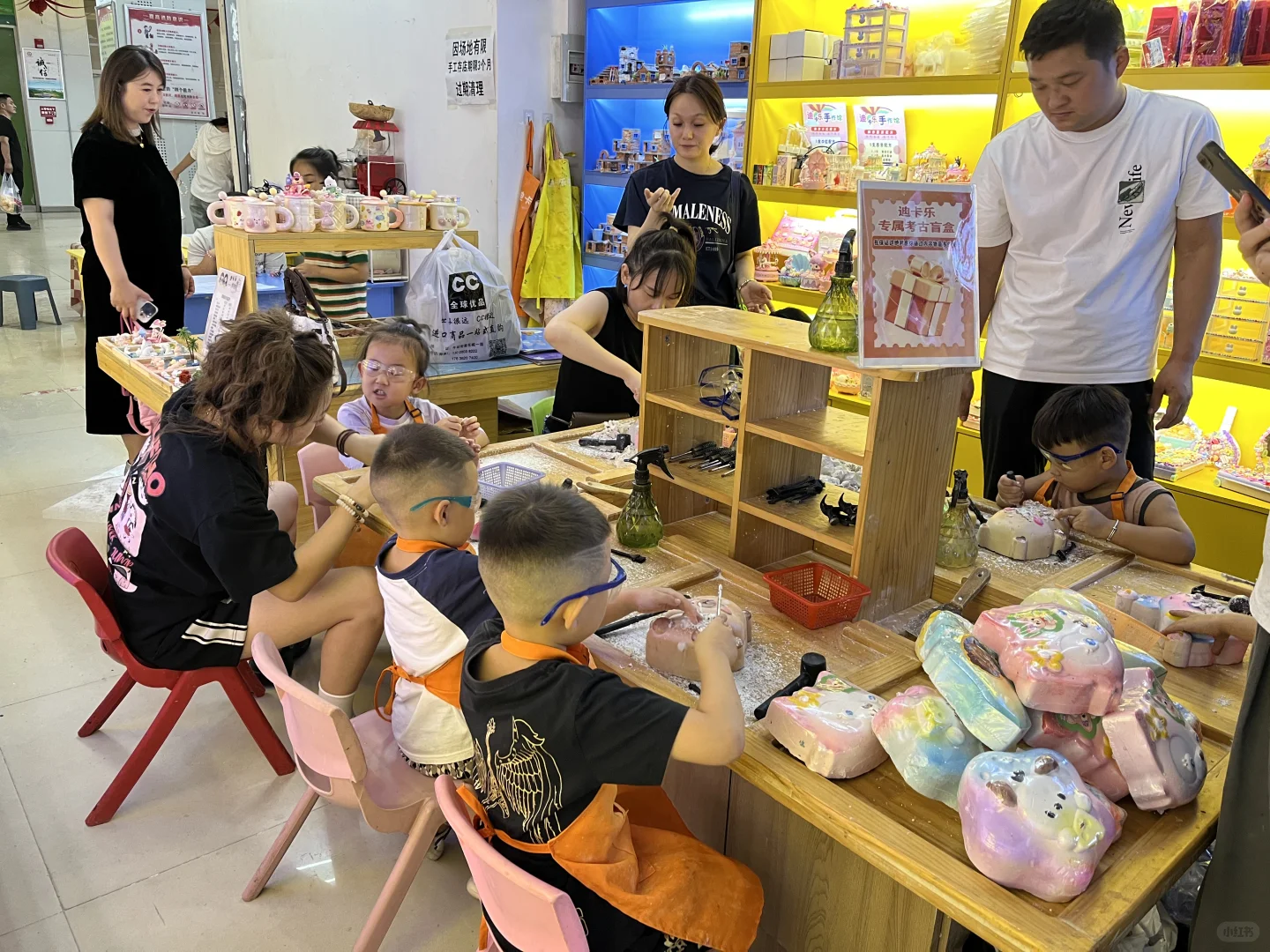 考古桌子，宇宙最辛苦