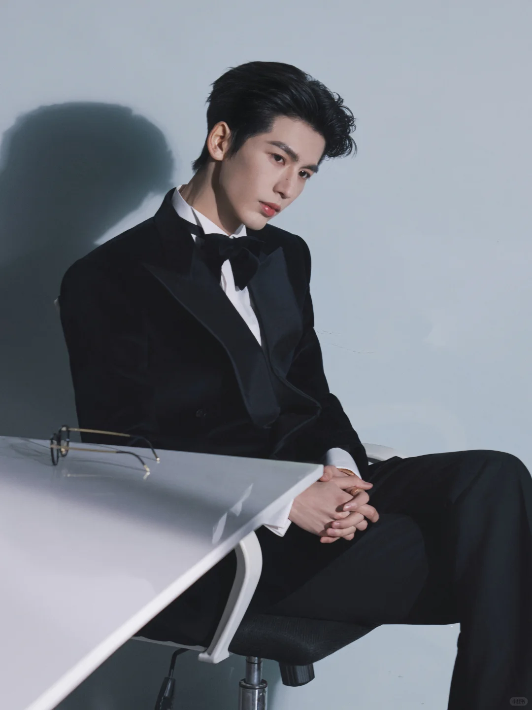 戴黑框镜的张凌赫太禁欲了，撕漫男本男！