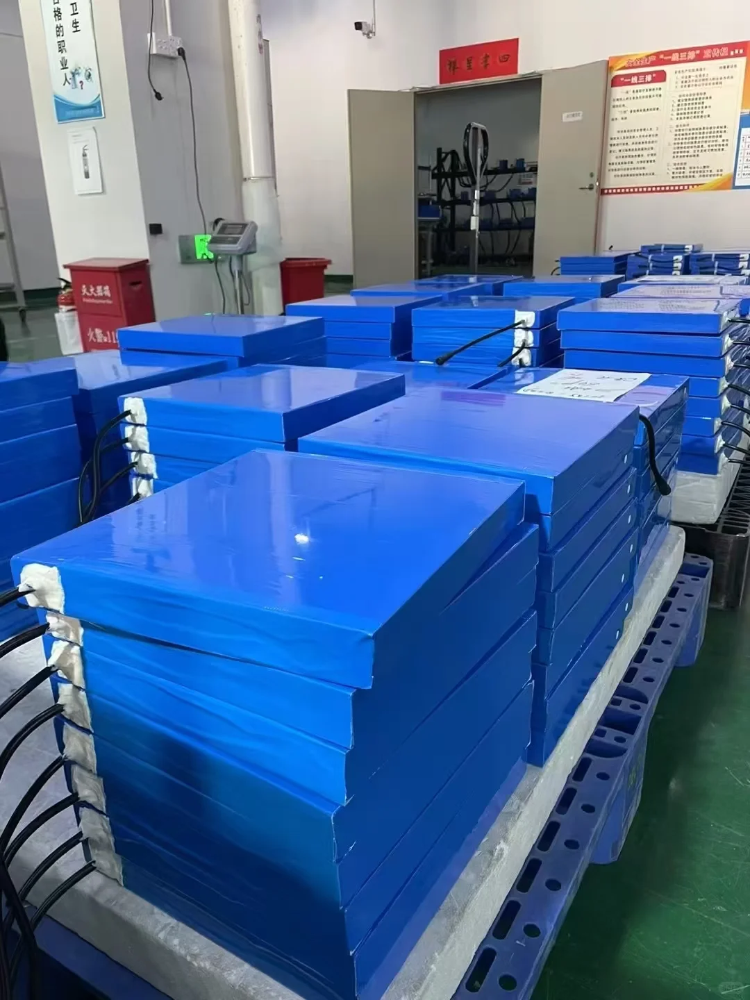 老板直销新能源电池，价格优惠