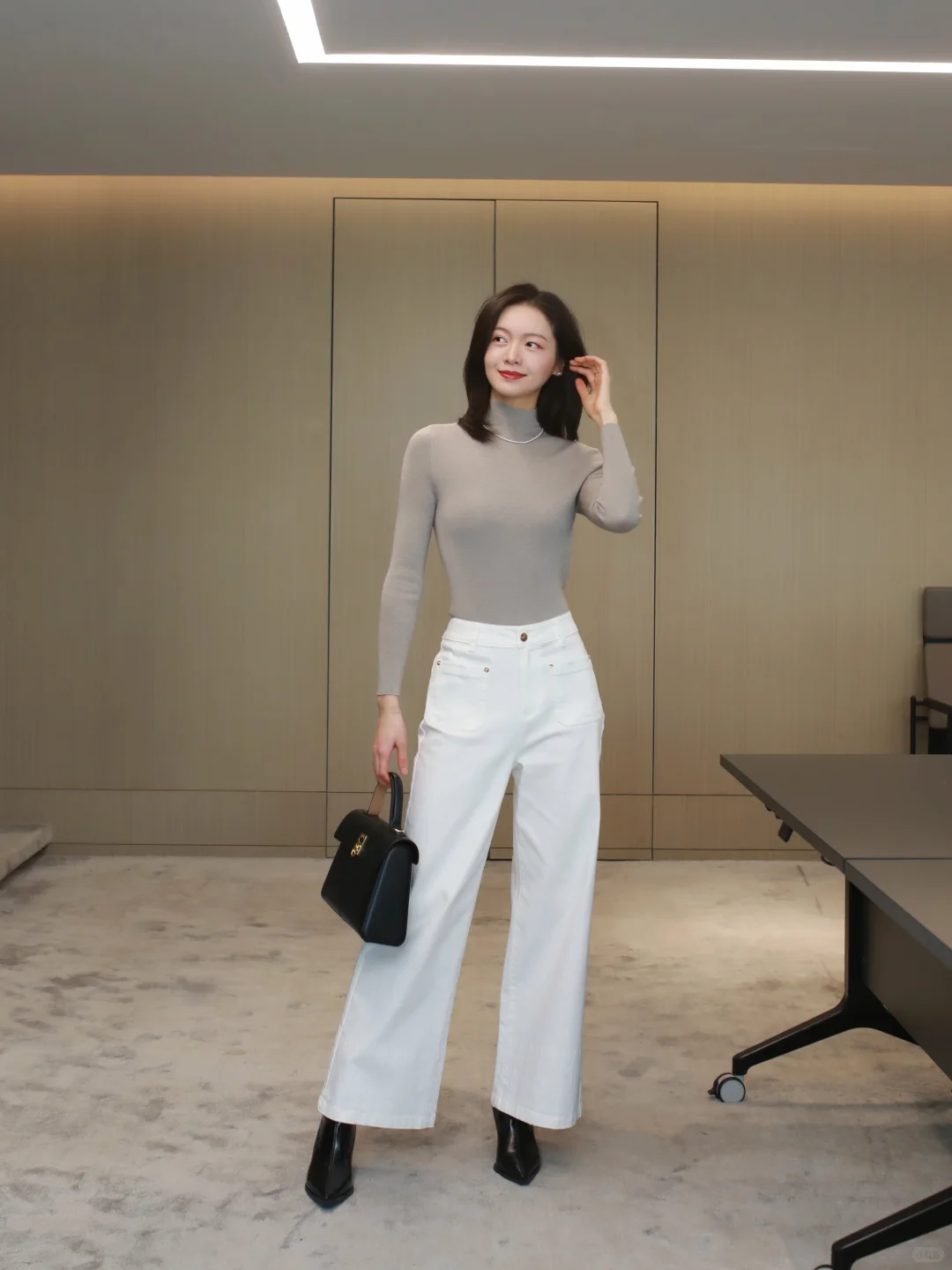 30+女律师|是哪个天才发明了西装剪裁羽绒服