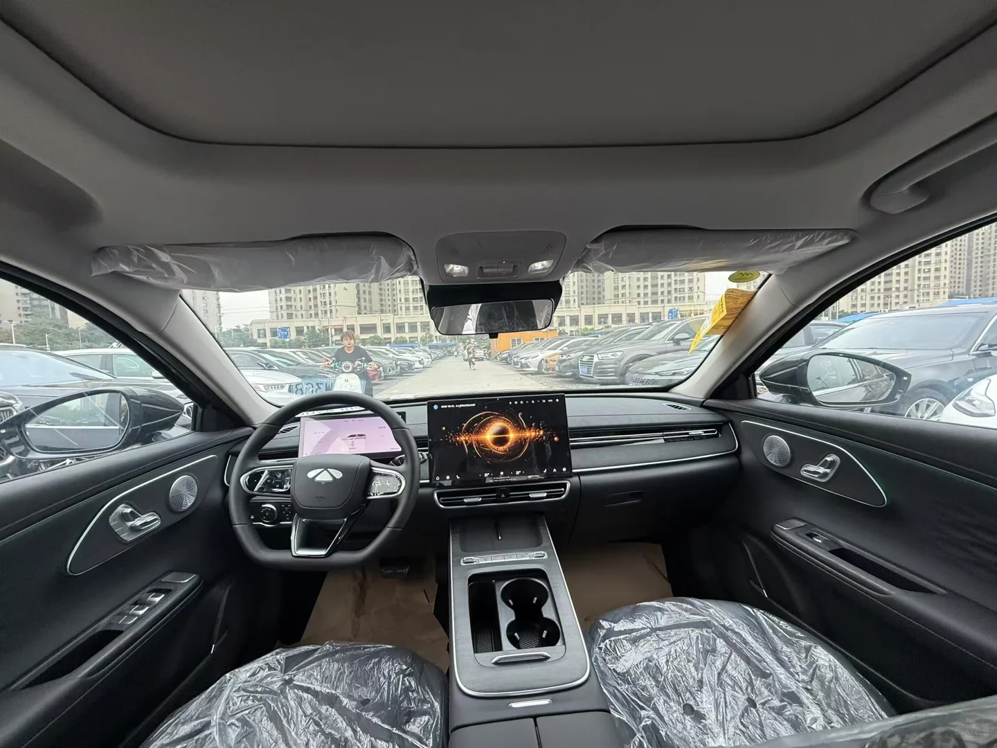 25年上牌原版原漆 风云a8l 8个多