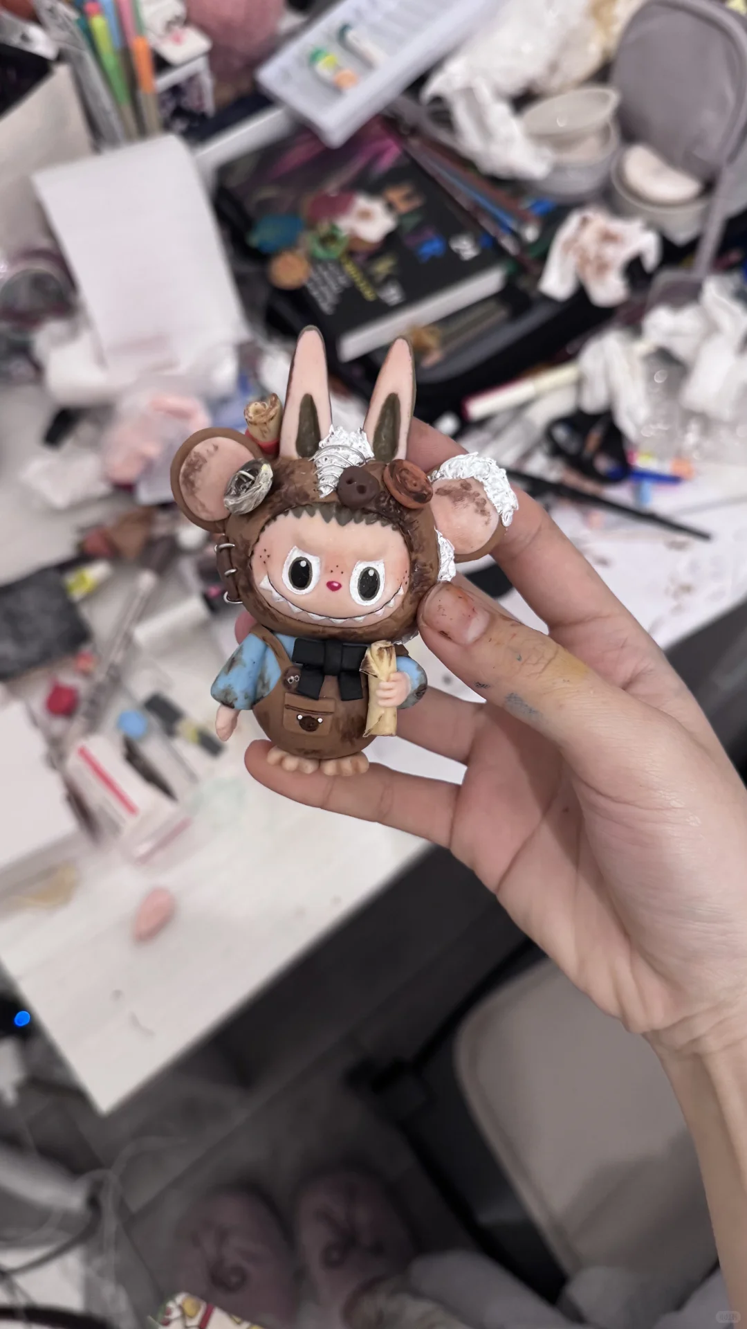 用树脂粘土捏了一只labubu?