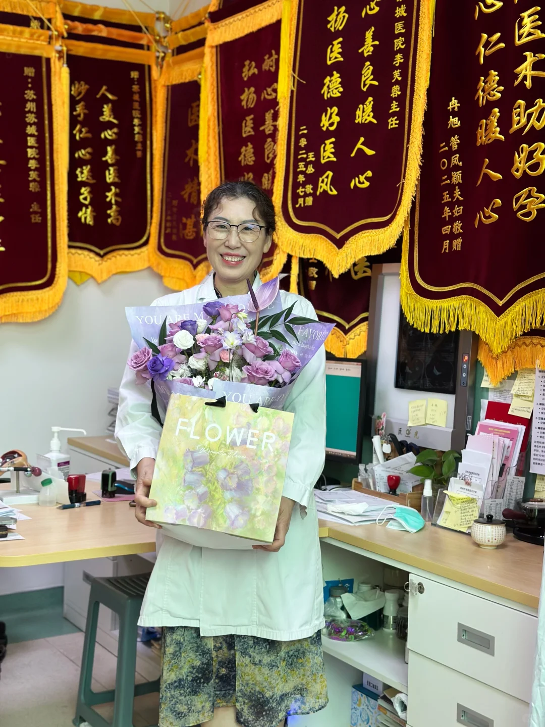 请帮我P成让患者信任的样子