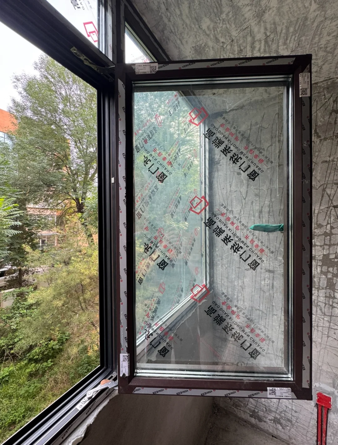 窗户怎么选不踩坑?跟我选邻居都在夸！