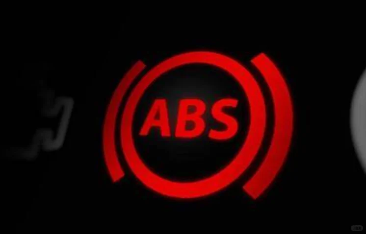 满屏故障码，别慌张，先排查这几个小配件！