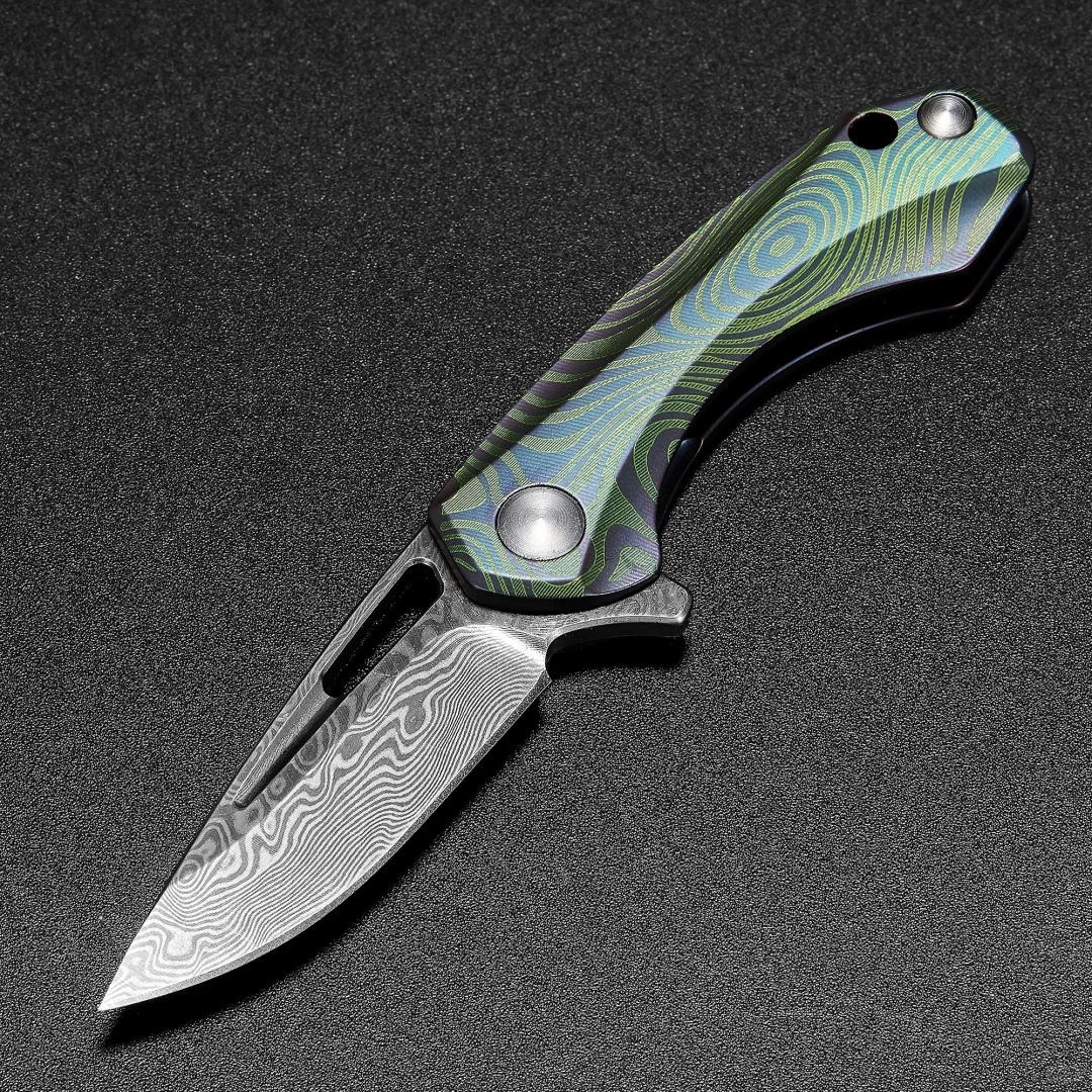 钛合金折叠小刀拍摄