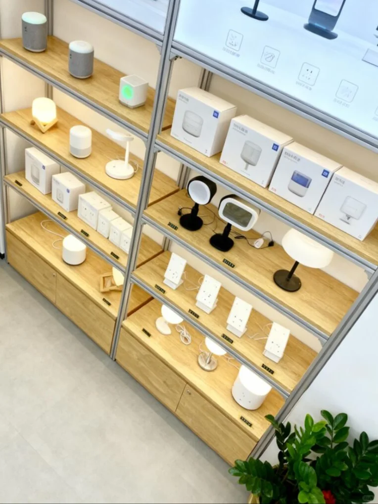 智能家居店陈列架|这展示架把科技感与质感