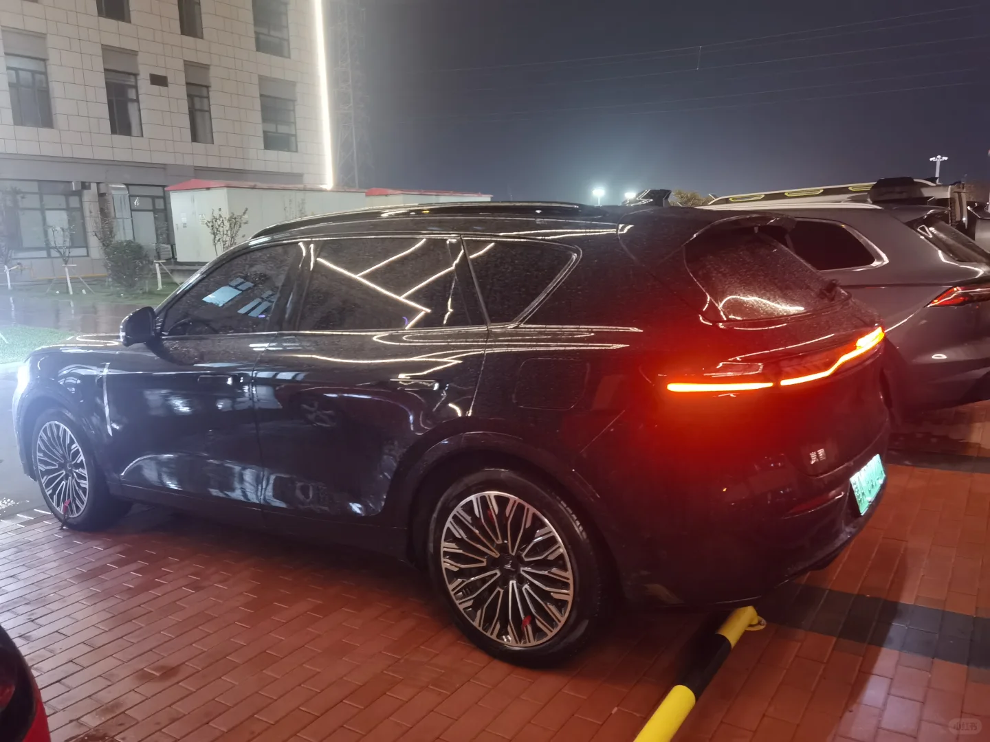 为颜值买单不亏，灯幕吸睛质感拉满