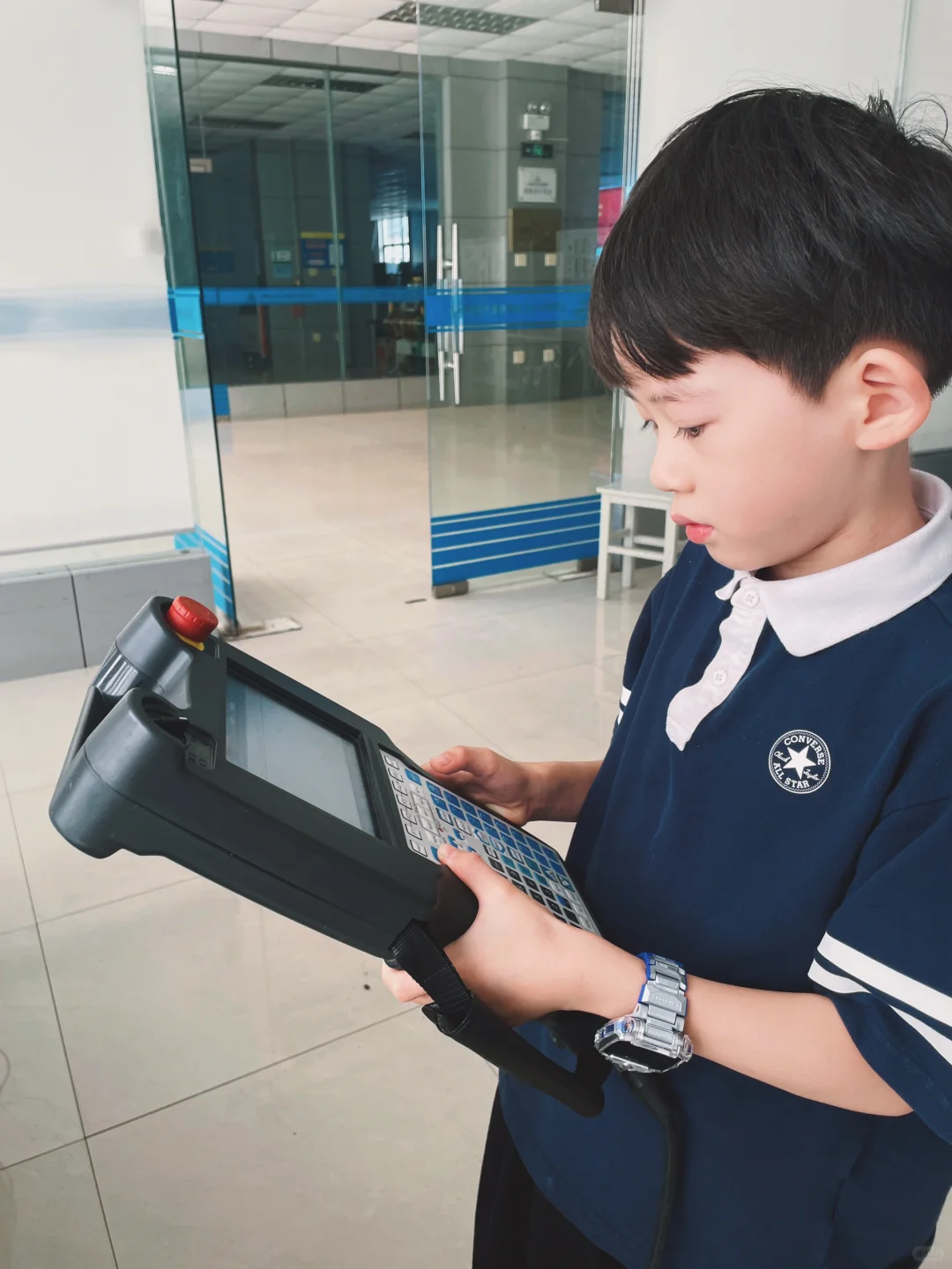 来吧，操控六轴工业?机器人