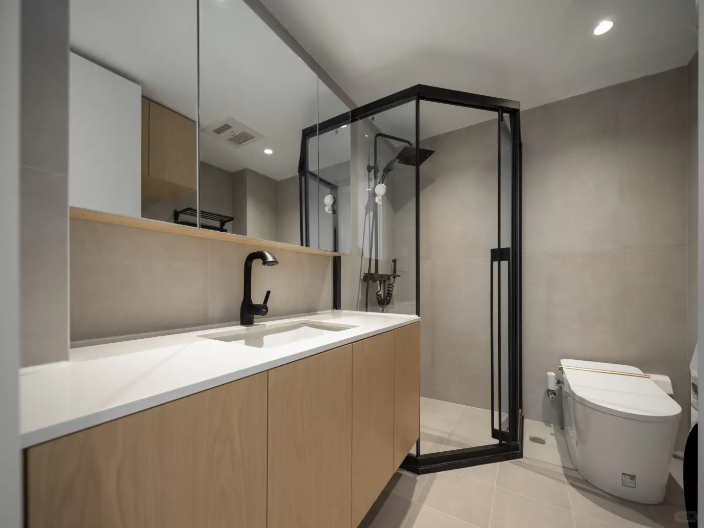 小家大改造 客厅分成三个区！