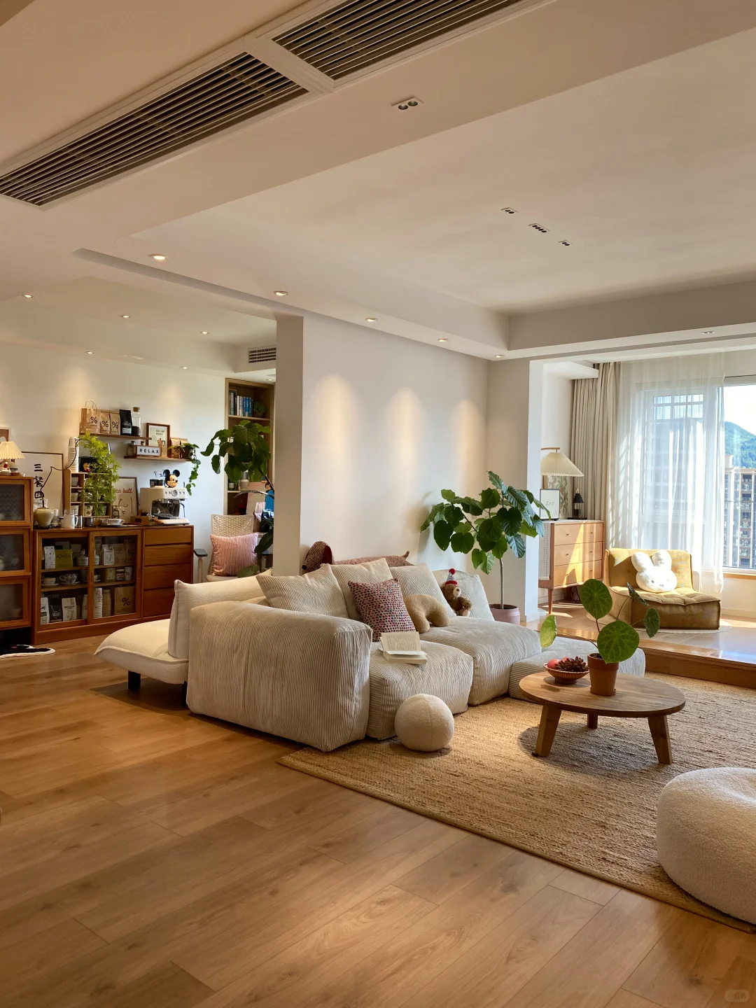 恭喜我吧?30岁终于住进了 dream house?