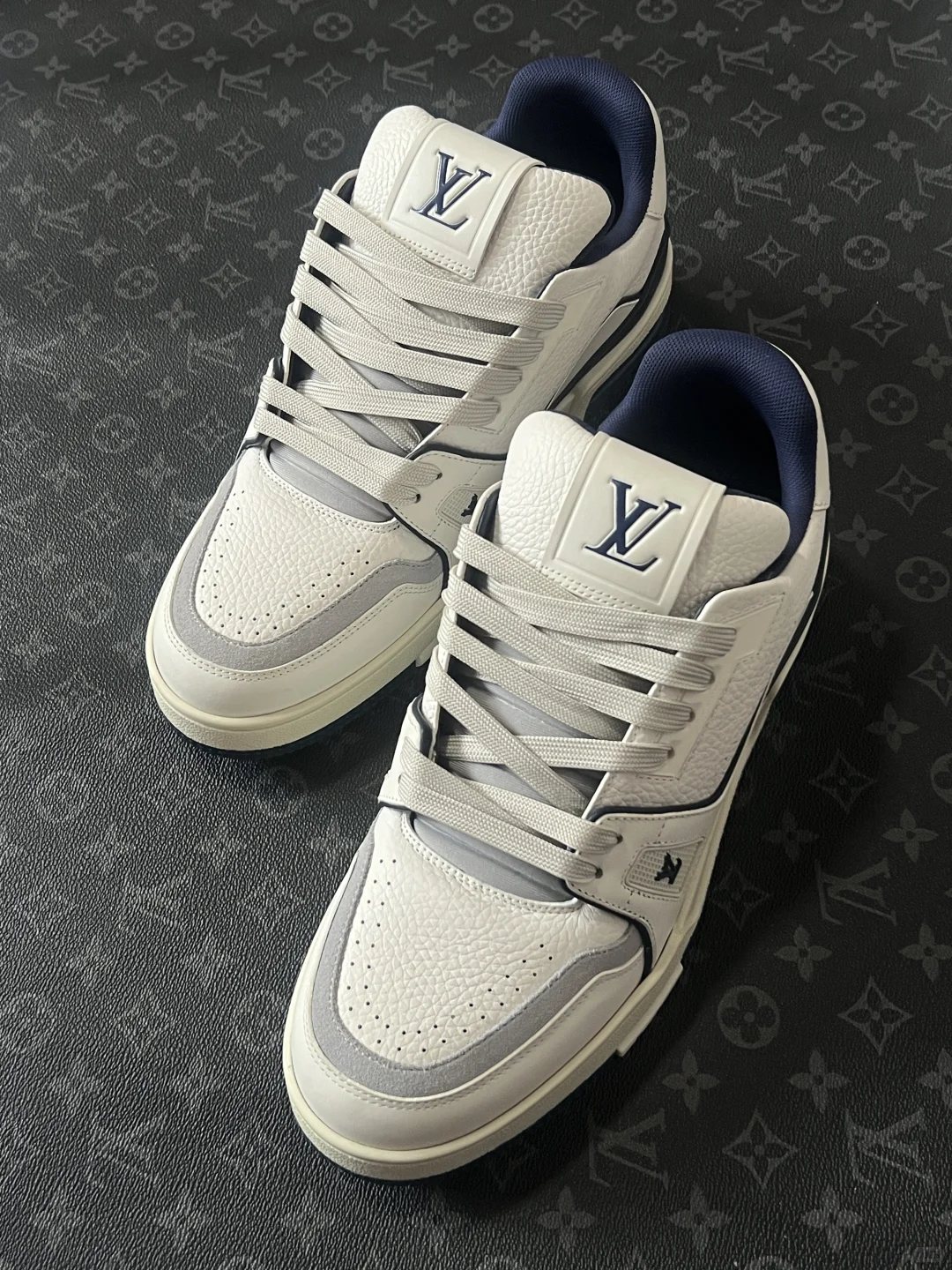 新入手看水泥 大家来帮忙看看真or假？