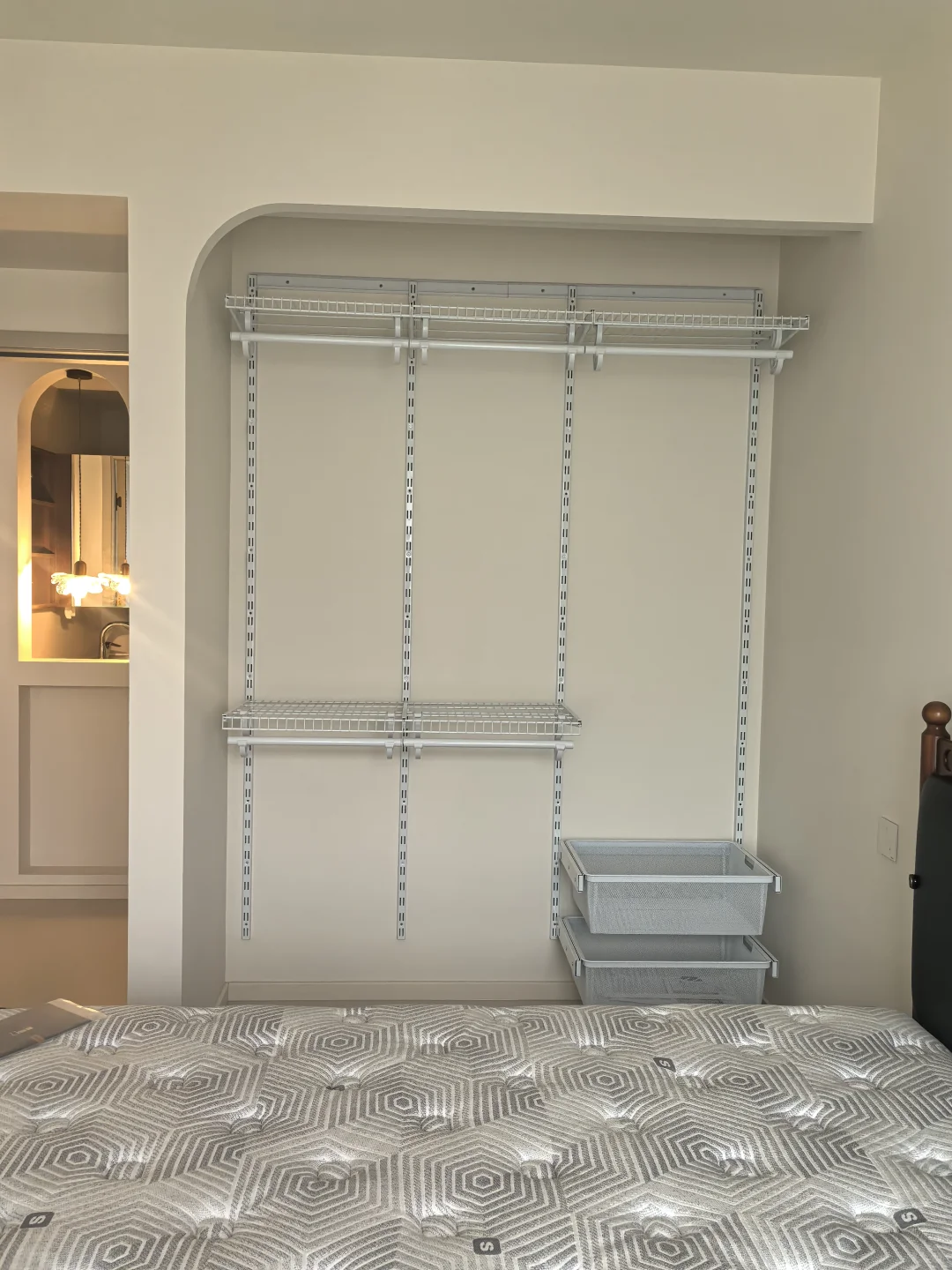 出租风金属衣柜落地，这碗反骨饭我吃下了。