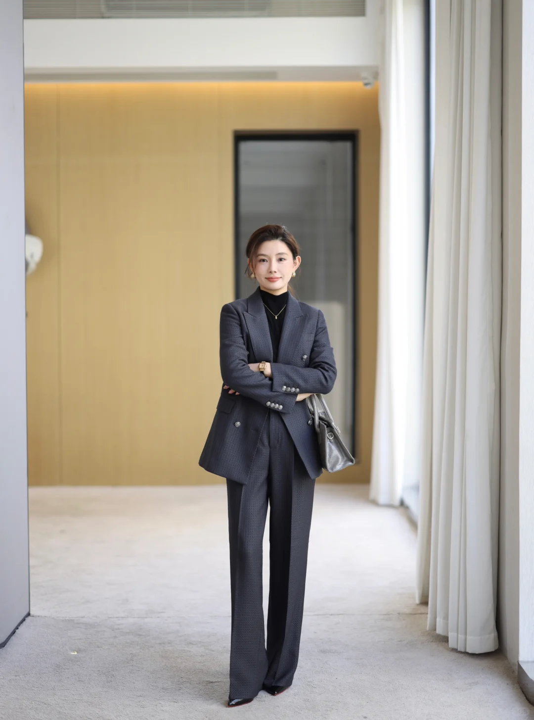 高级感通勤I灰系西装才是秋冬高智感精髓!