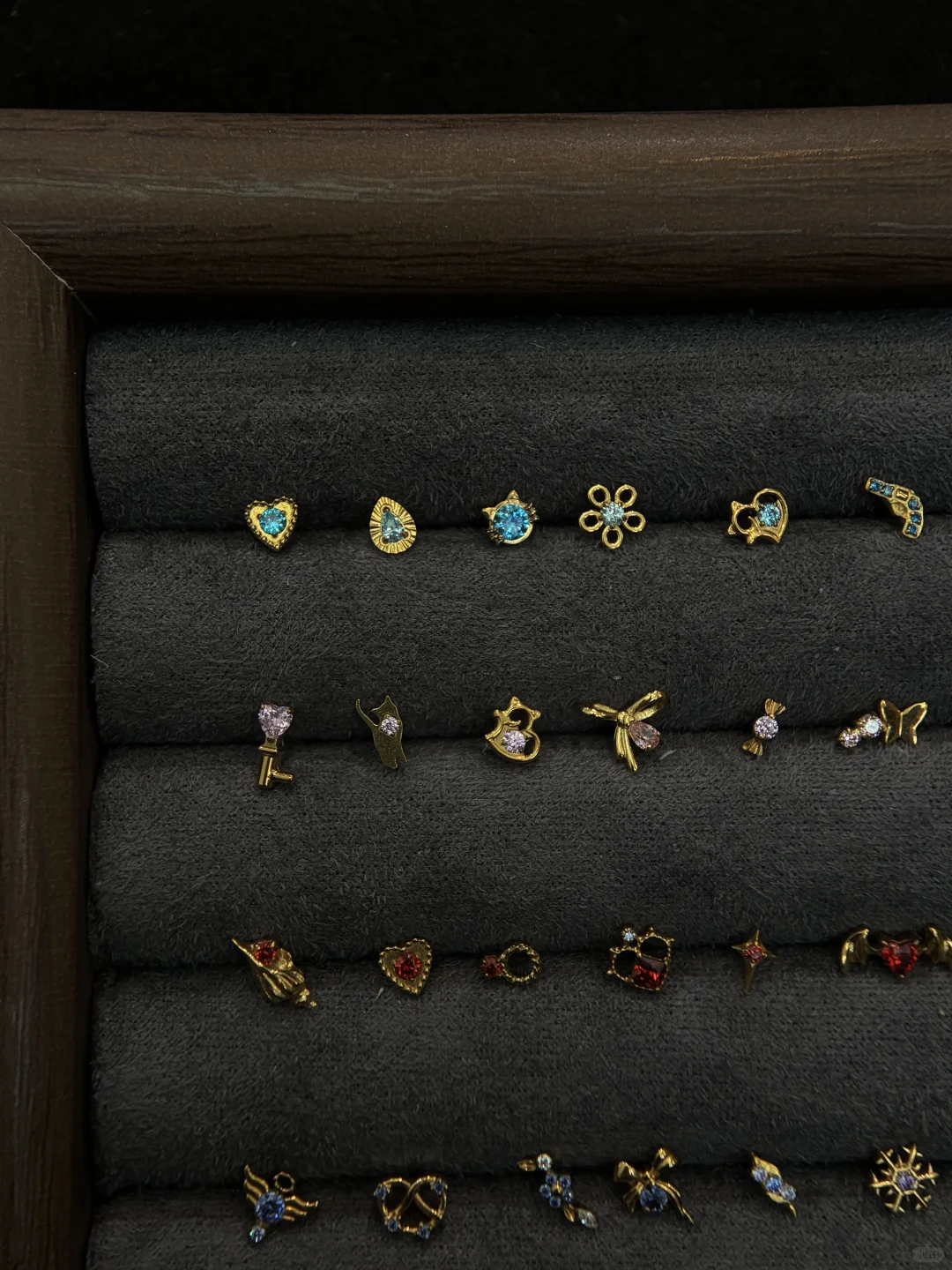 终于‼️找到了钛合金养耳又美疯的耳钉✨