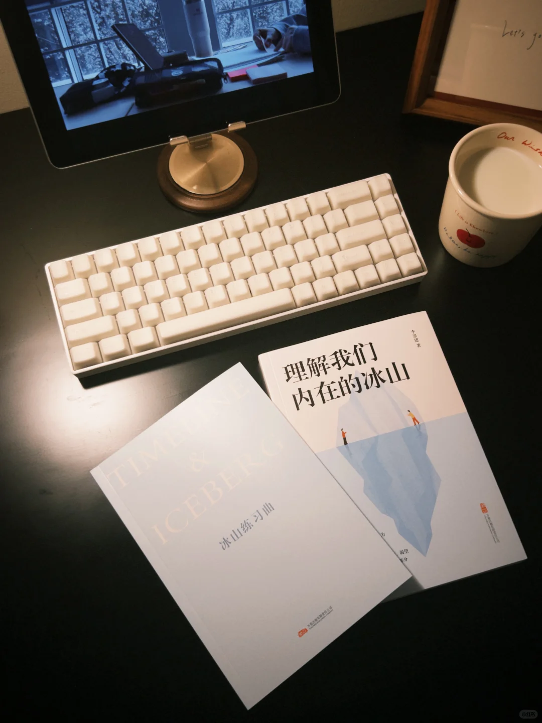 一个人、四个账号、八万关注、彻底不上班了。