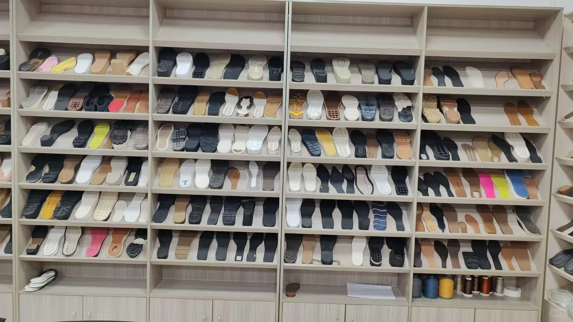 鞋底工厂，专业生产15年