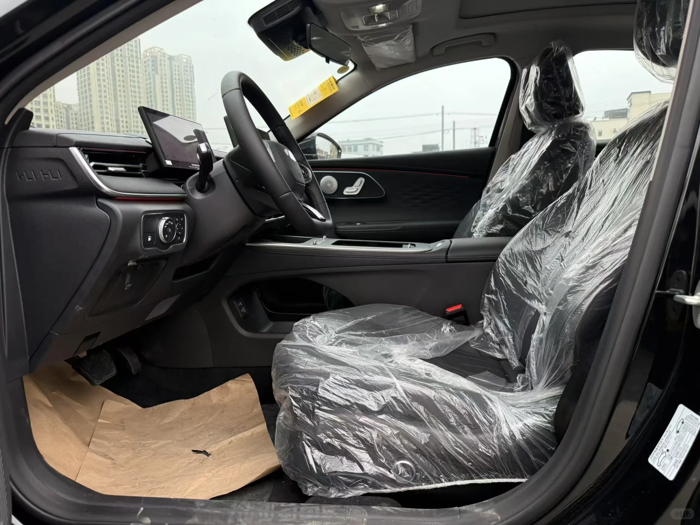 25年上牌原版原漆 风云a8l 8个多