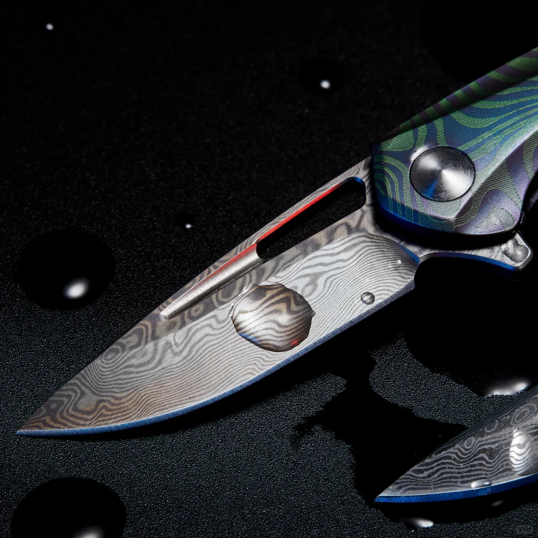 钛合金折叠小刀拍摄