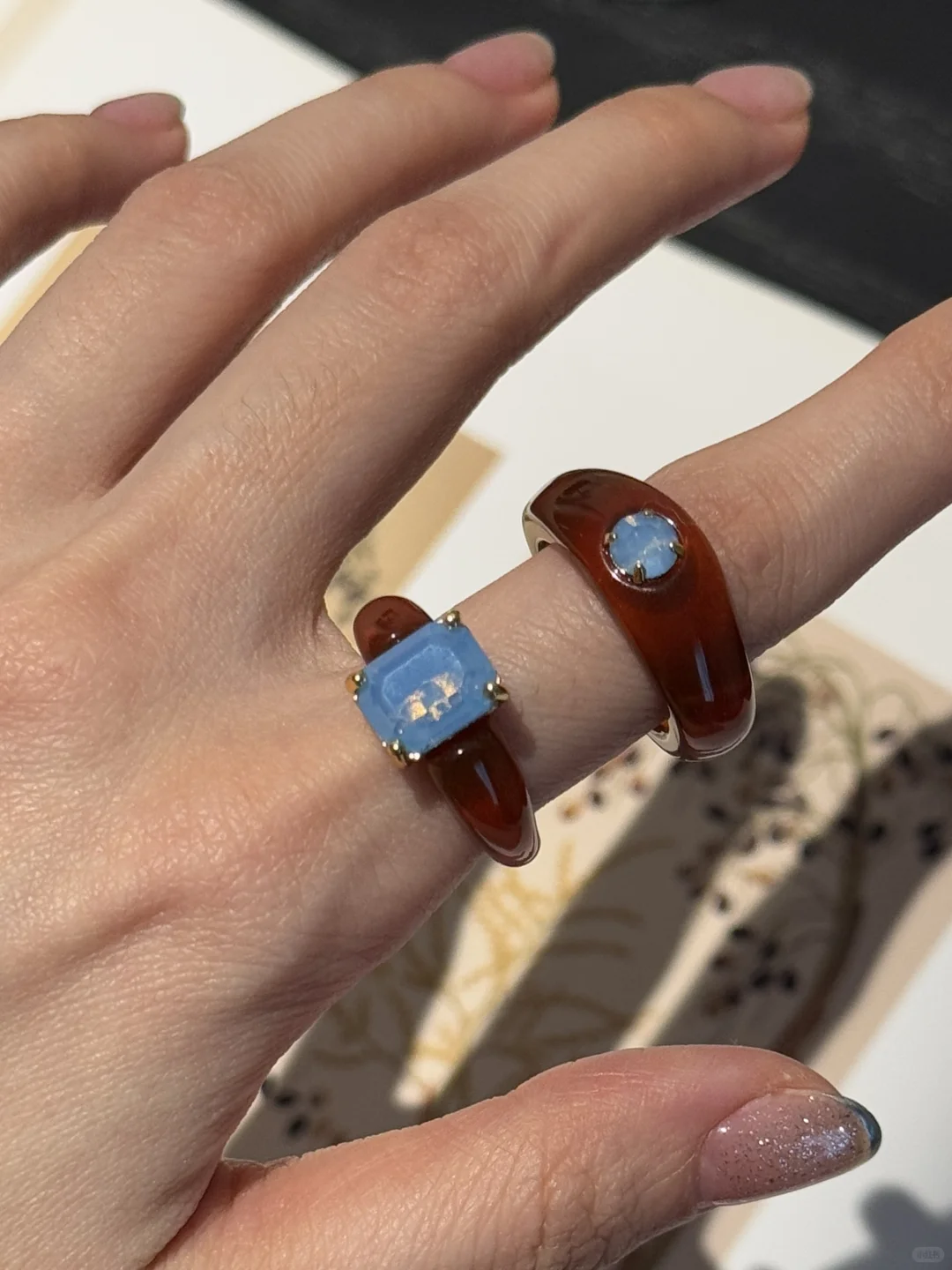 这是仙女的琥珀戒指吧