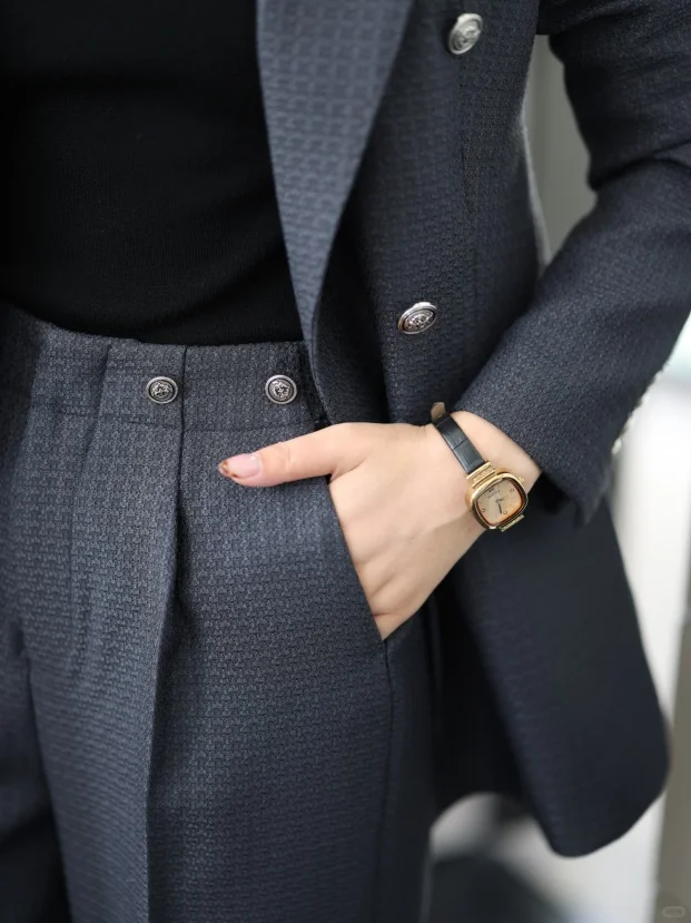 高级感通勤I灰系西装才是秋冬高智感精髓!