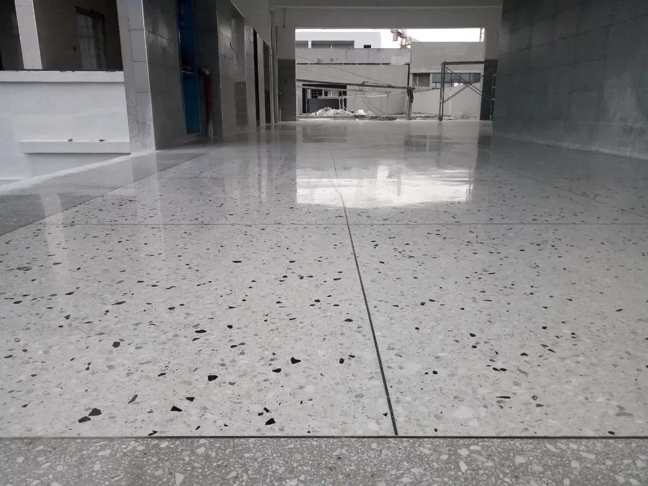 混凝土密封固化剂能提高水泥地面的标号吗？