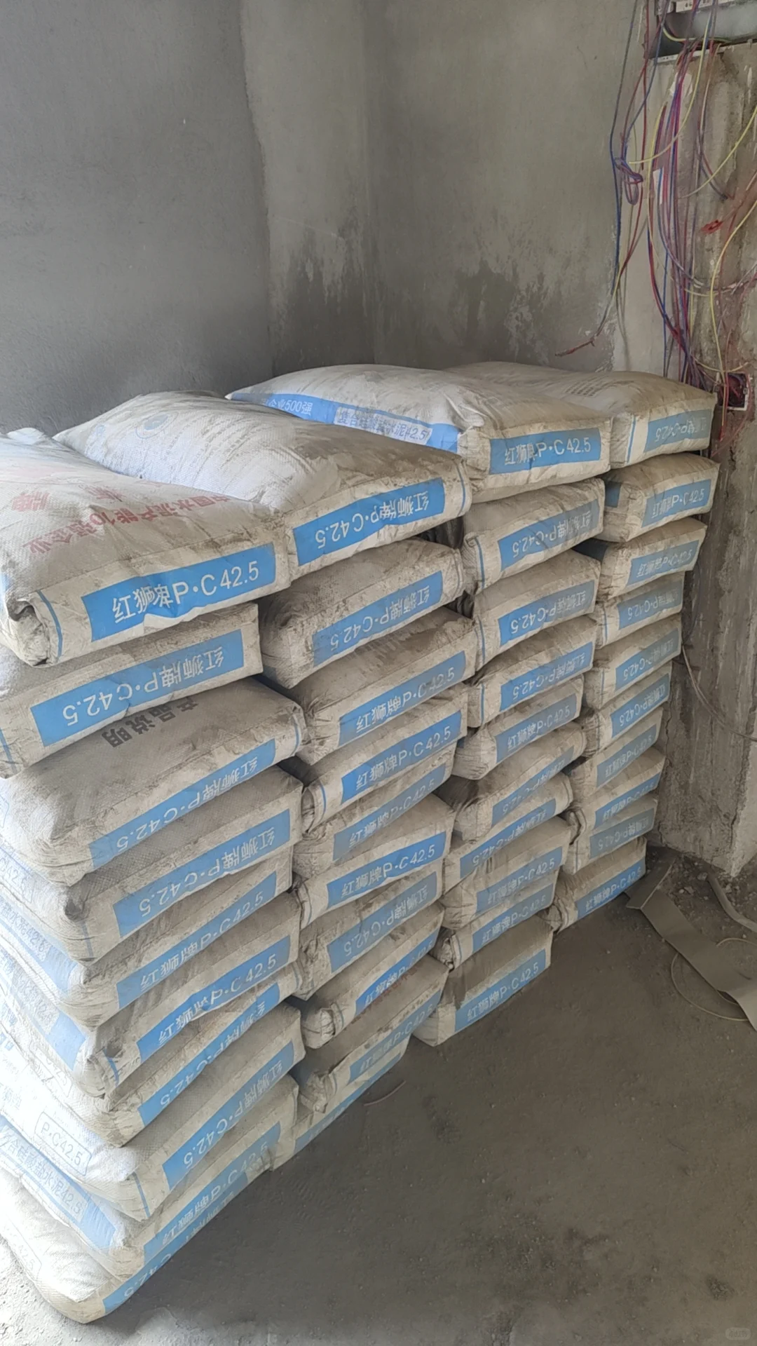红狮水泥到货，价格便宜。