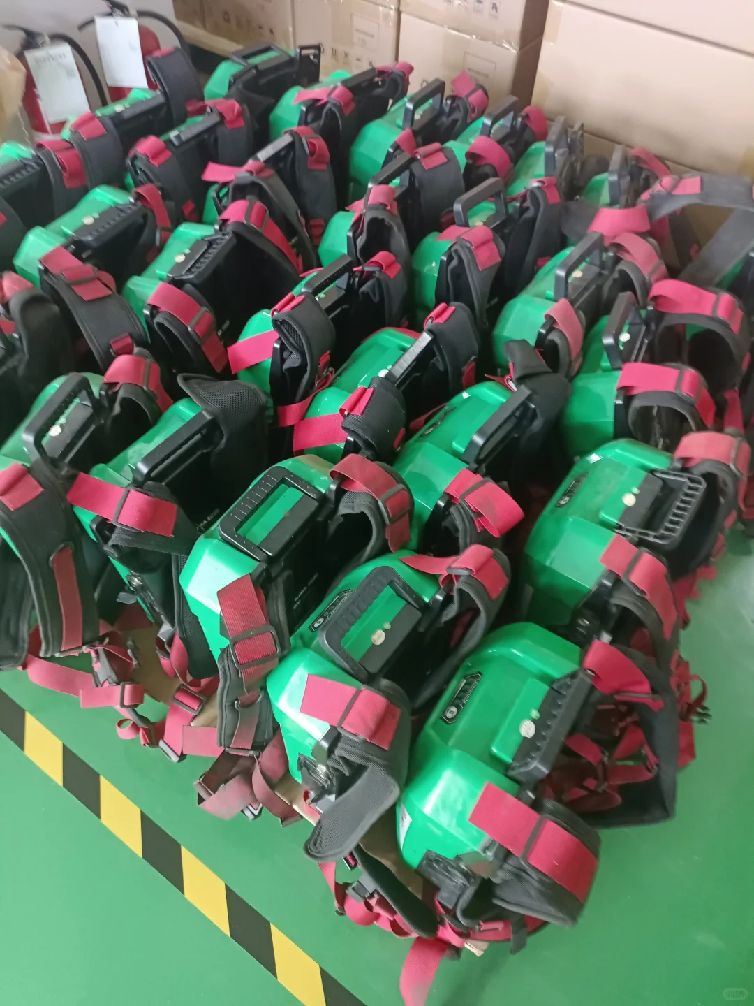 背负式锂电池生产中