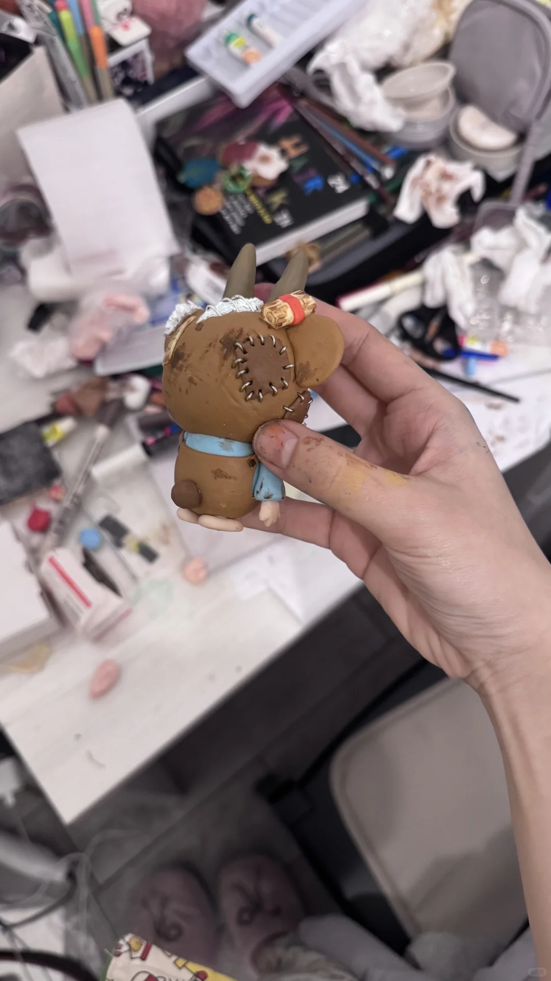 用树脂粘土捏了一只labubu?