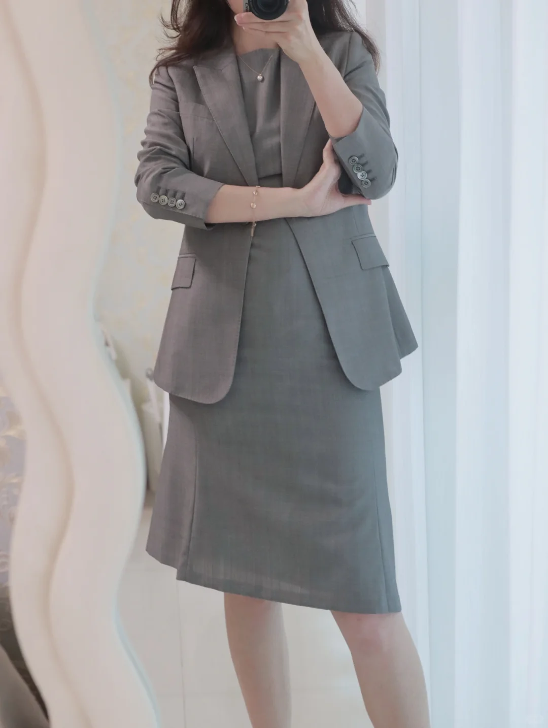 初秋高智感格雷系穿搭|穿上就是S lady