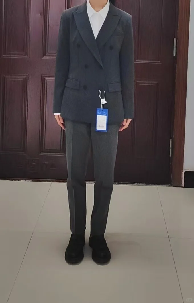 伯德小姐、莱伦斯布西装测评